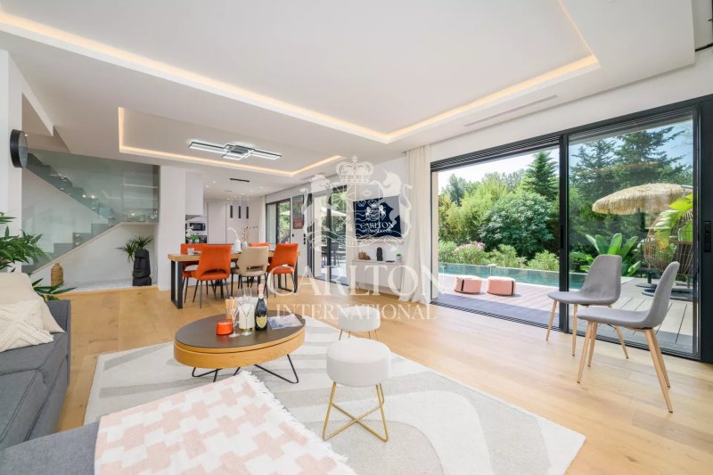 Mougins