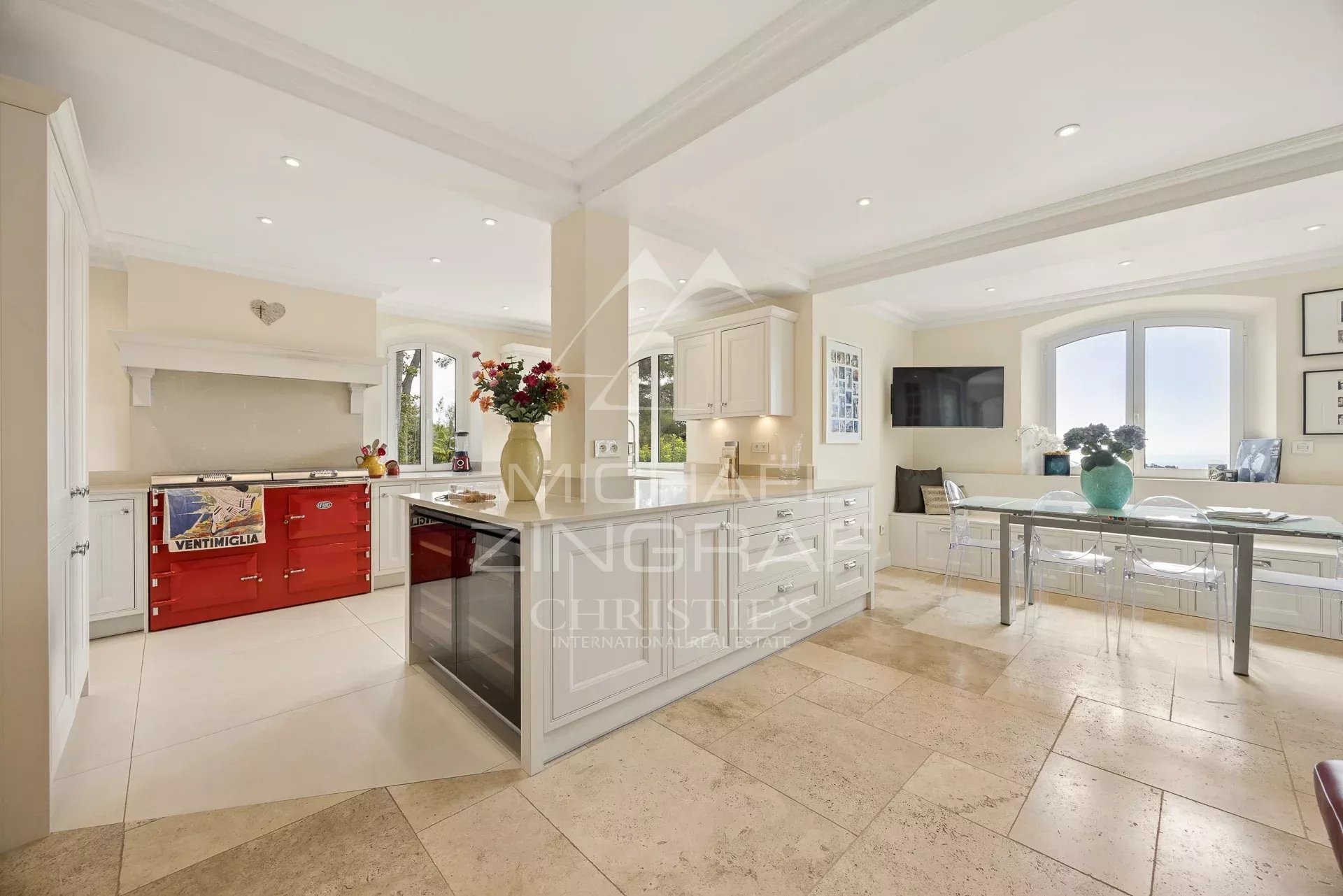 7 Bedroom Villa/Townhouse's Image 7