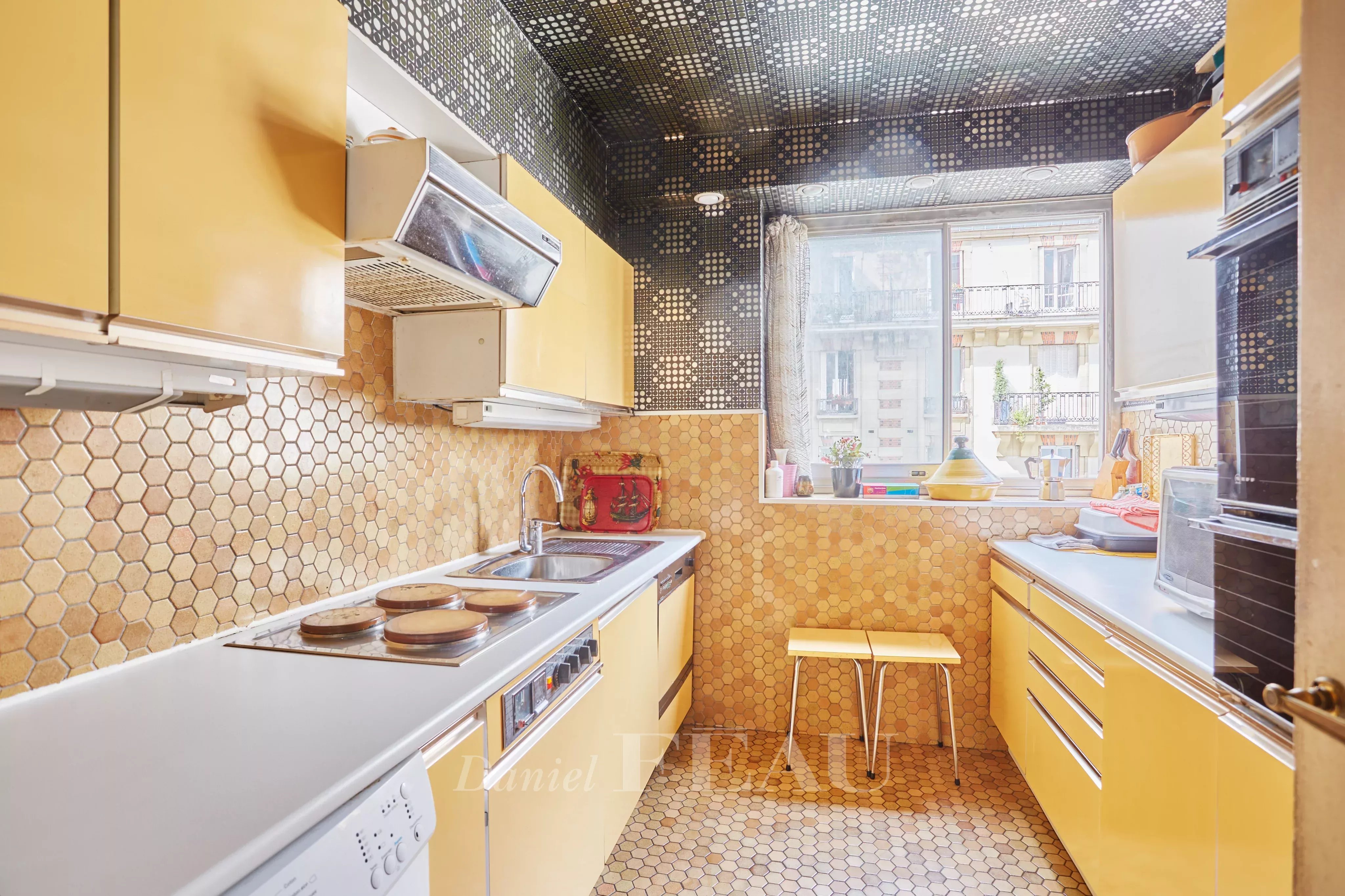 Sale Apartment Paris 7th