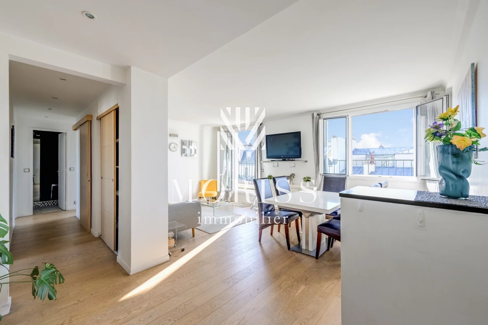 PARIS 16 – VILLAGE D’AUTEUIL – 4 PIÈCES – TERRASSE – ÉTAGE ÉLEVÉ - Image Array