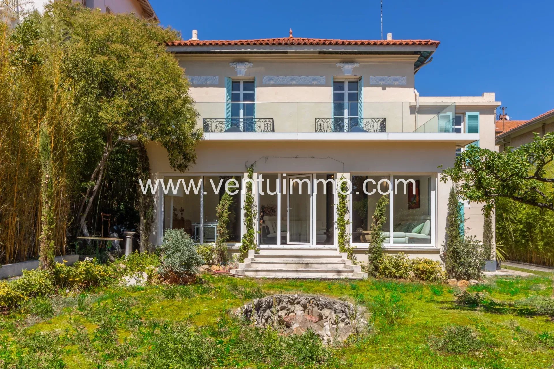 Agence immobilière de 