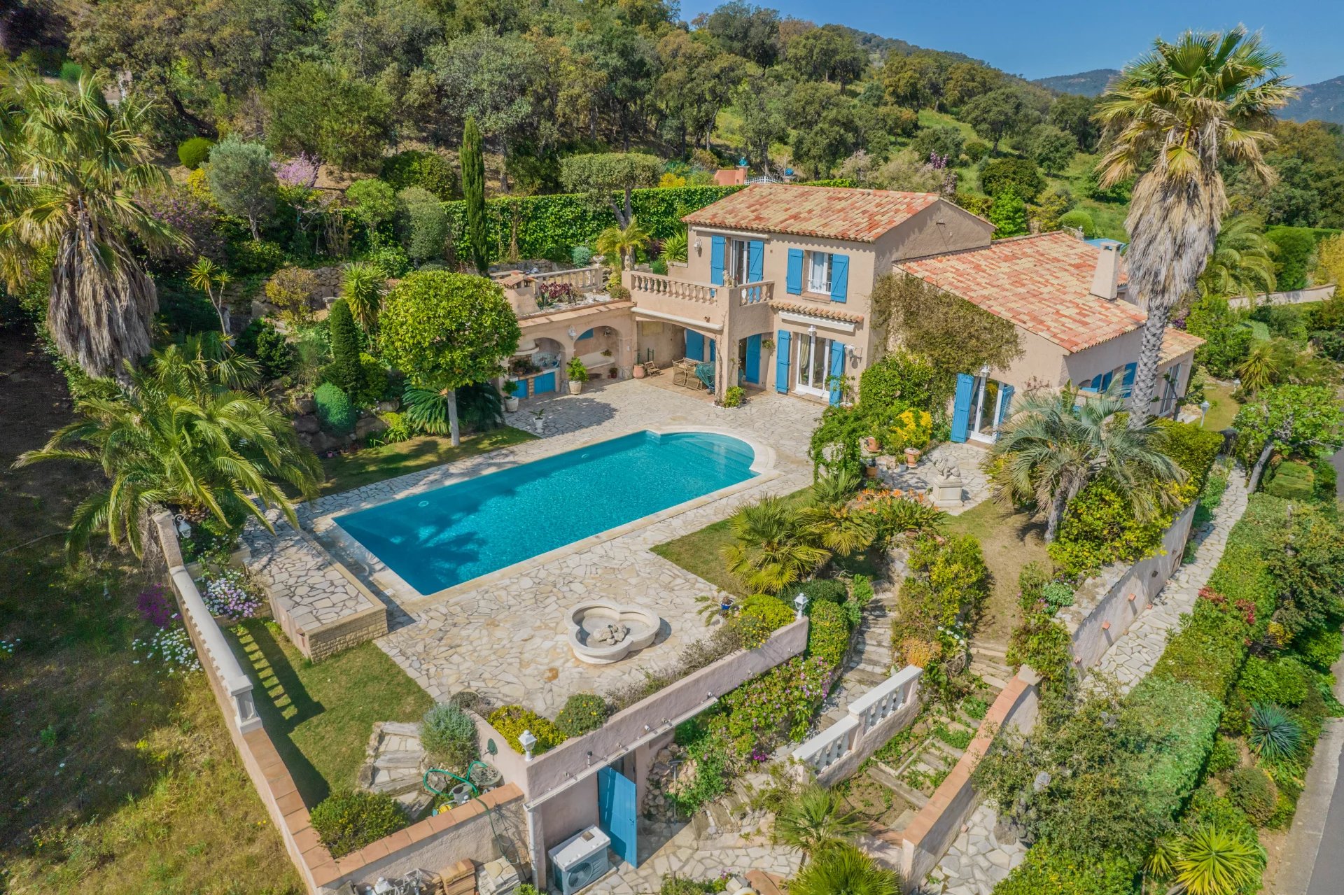 SAINTE MAXIME : Villa vue mer panoramique