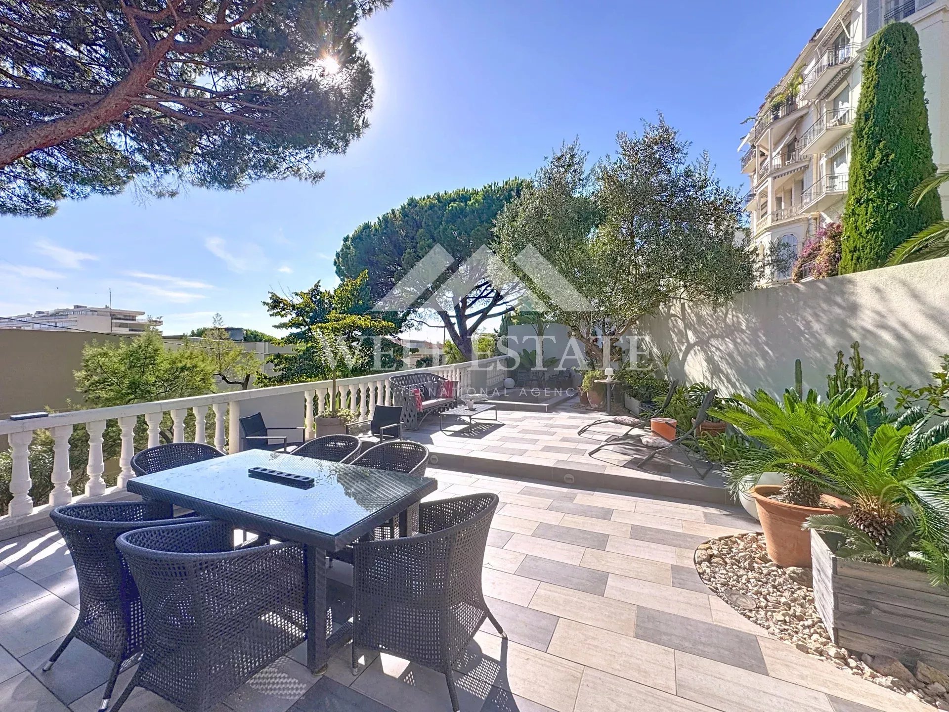 CANNES – HOUSE – YEAR-ROUND RENTAL – 3 BEDROOMS & POOL