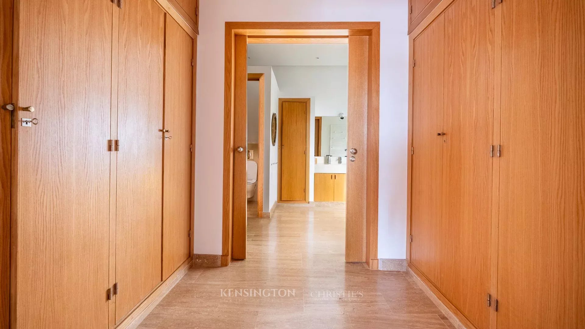 6 Bedroom Villa/Townhouse's Image 20