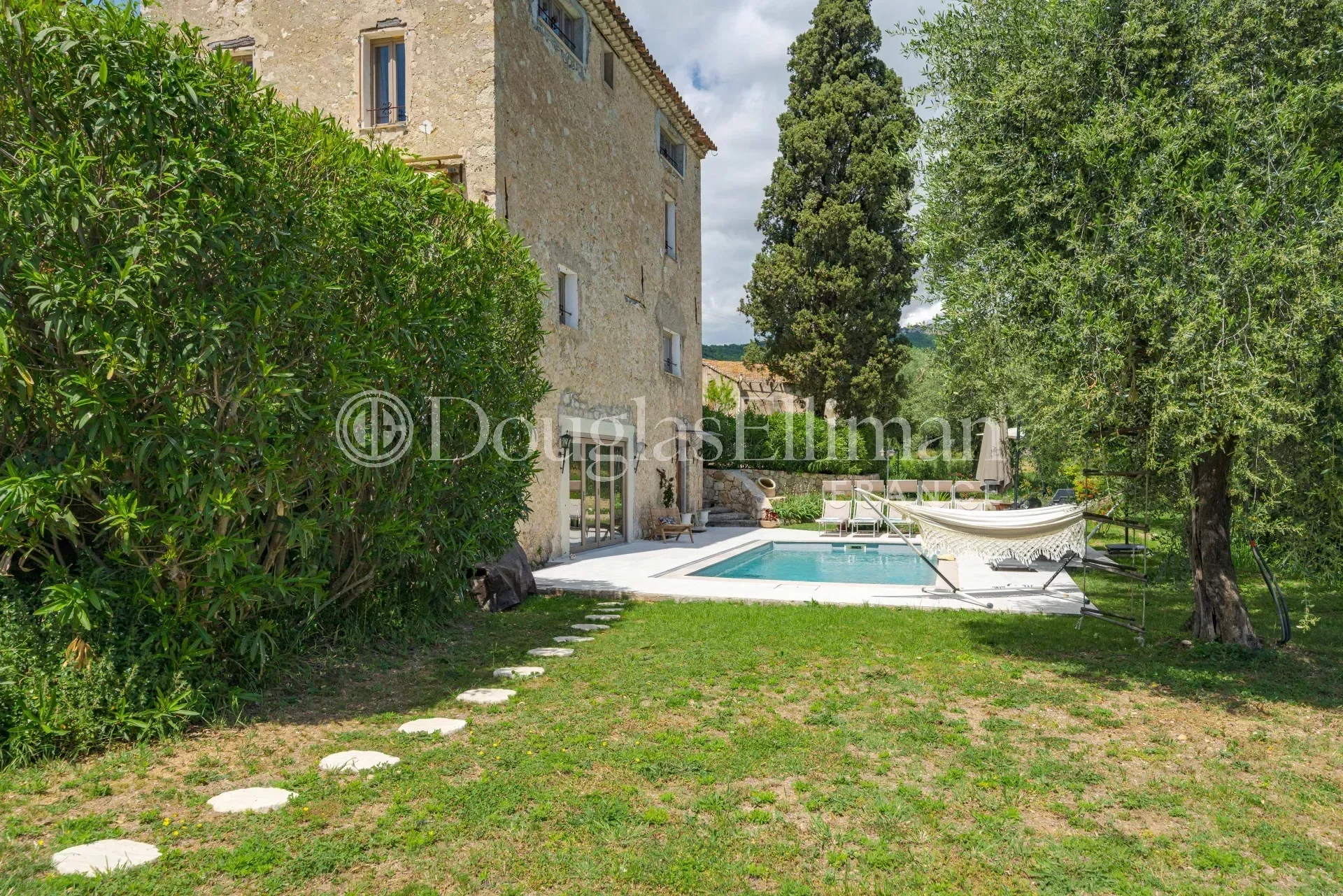 GRASSE – Charming Stone Village House | Circa 1885 | Fully Renovated - Picture n°2