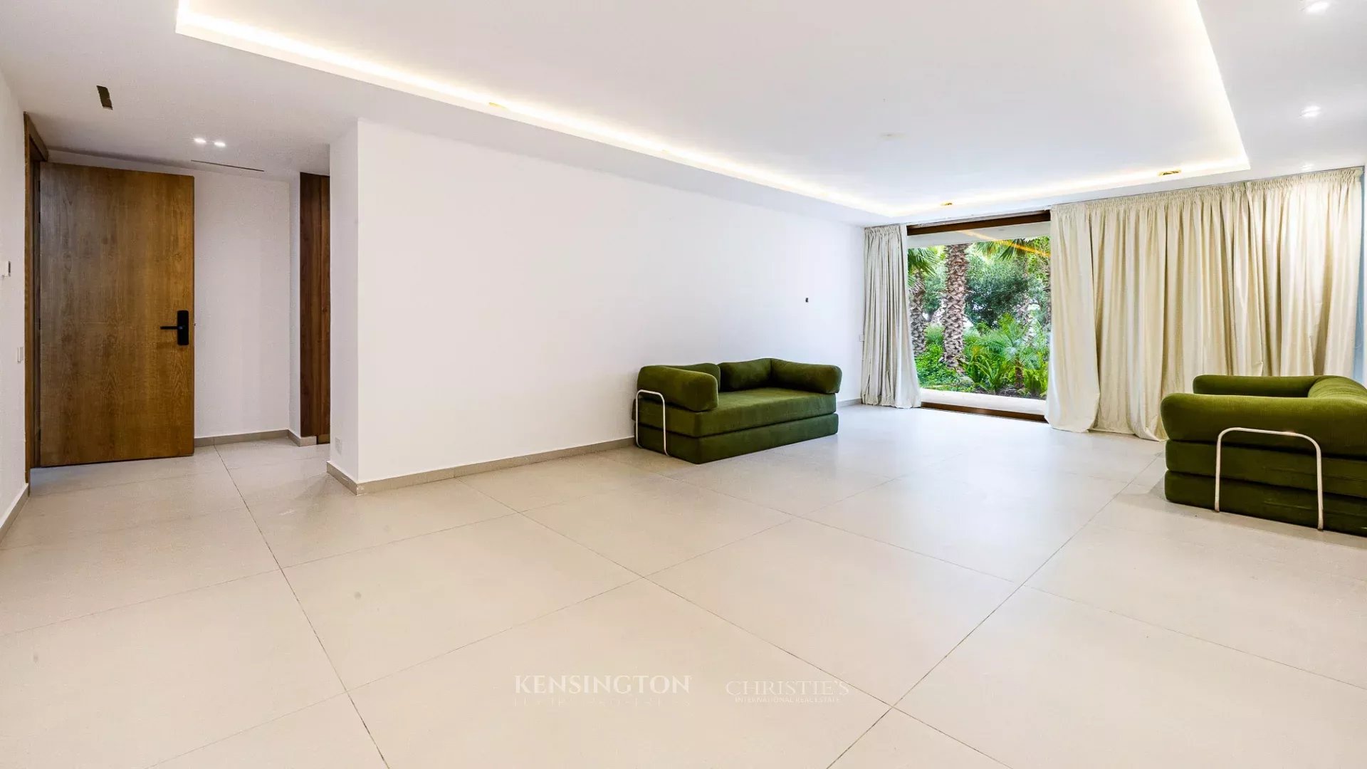 9 Bedroom Villa/Townhouse's Image 65