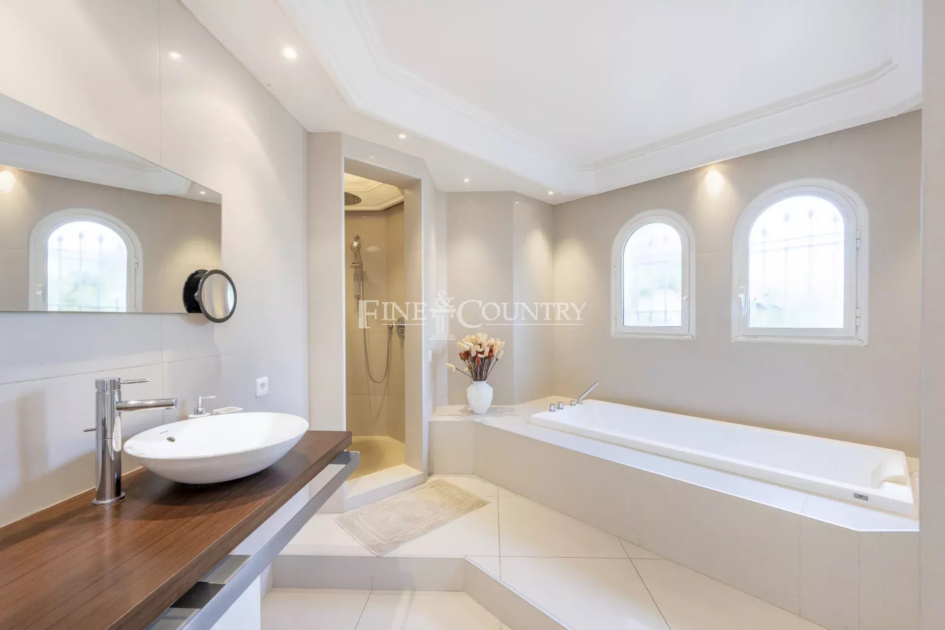 Photo of Florentine Villa for sale in Mandelieu-la-Napoule