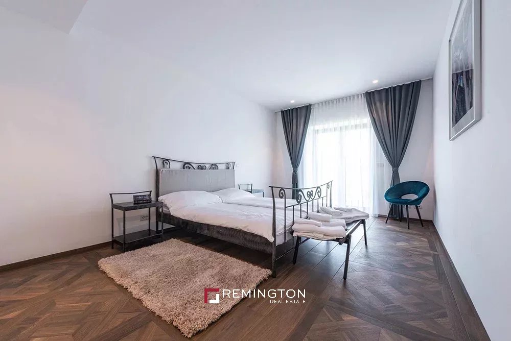 5 Bedroom Villa/Townhouse's Image 12