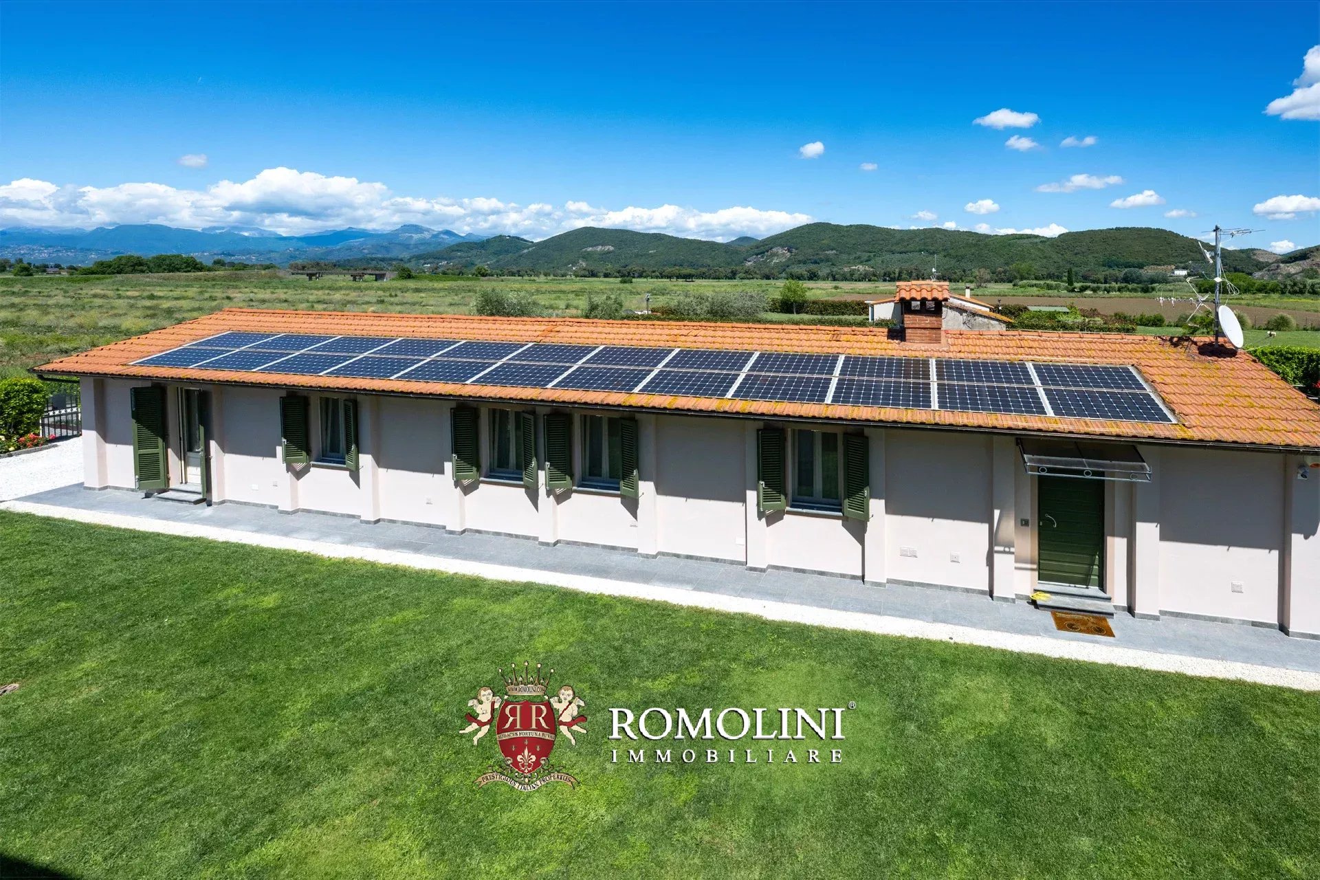 ECO-FRIENDLY VILLA FOR SALE NOT FAR FROM THE SEA, PISA, TUSCANY