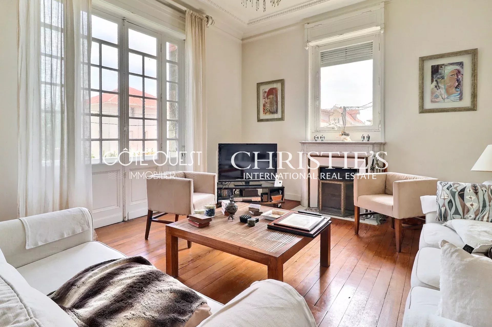 6 Bedroom Villa/Townhouse's Image 6