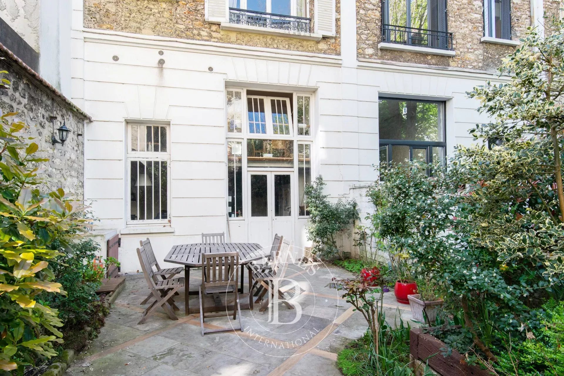 Ev Vanves - picture 16