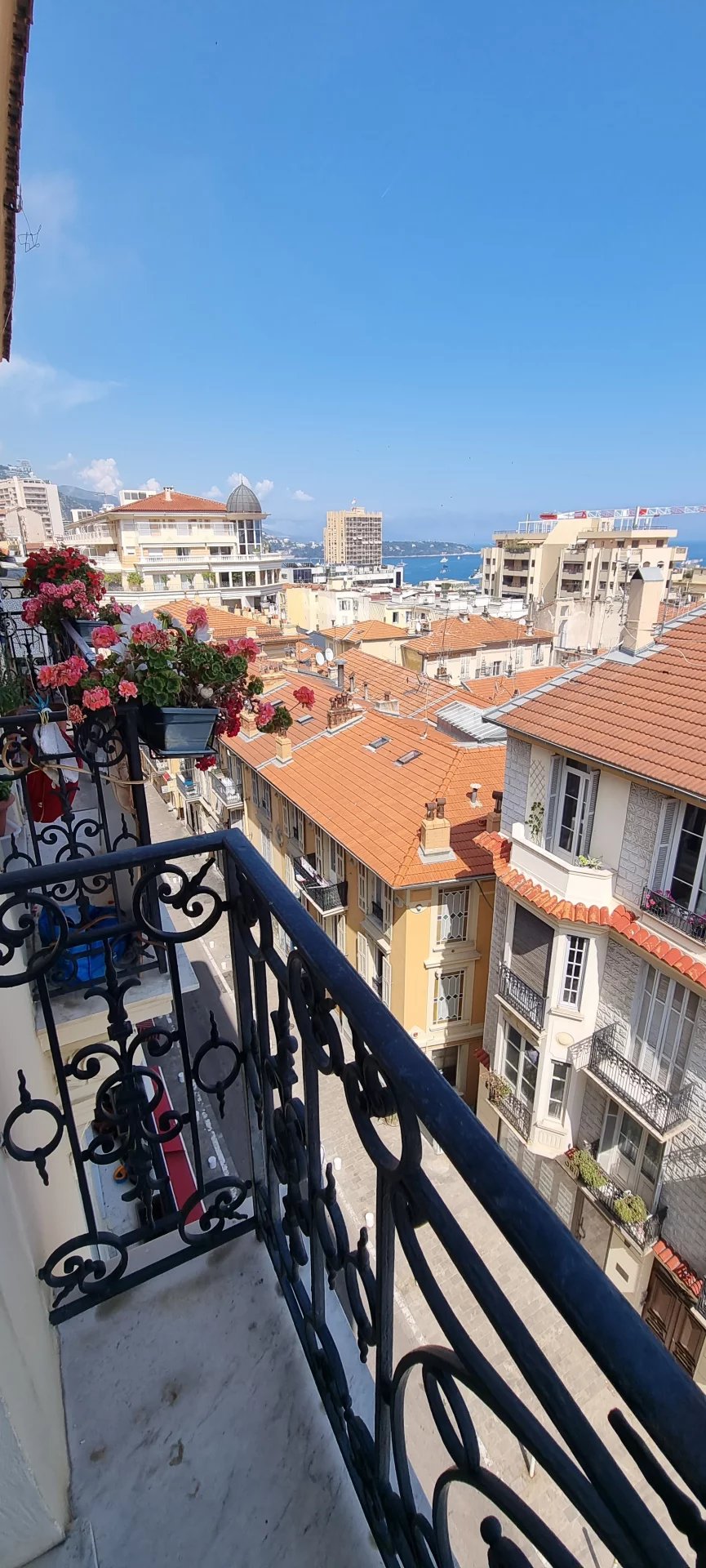 Beausoleil town center, 3-room top floor sea view!
