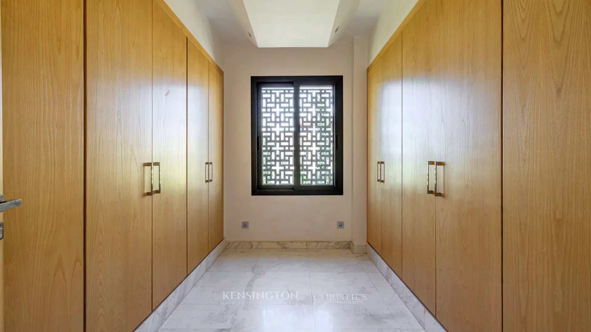 7 Bedroom Villa/Townhouse's Image 27