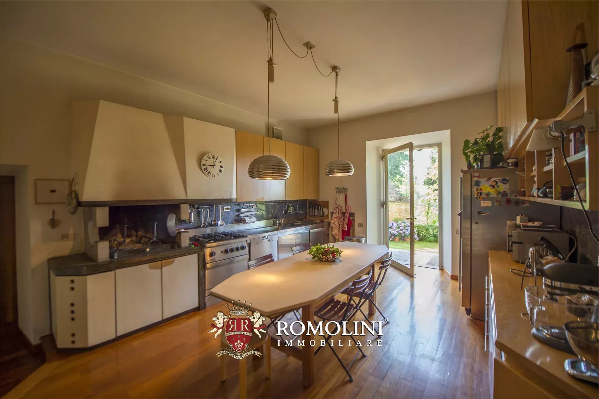 10 Bedroom Villa/Townhouse's Image 48