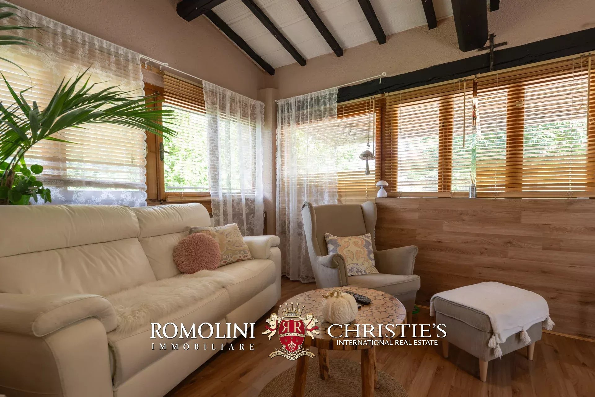 9 Bedroom Villa/Townhouse's Image 78