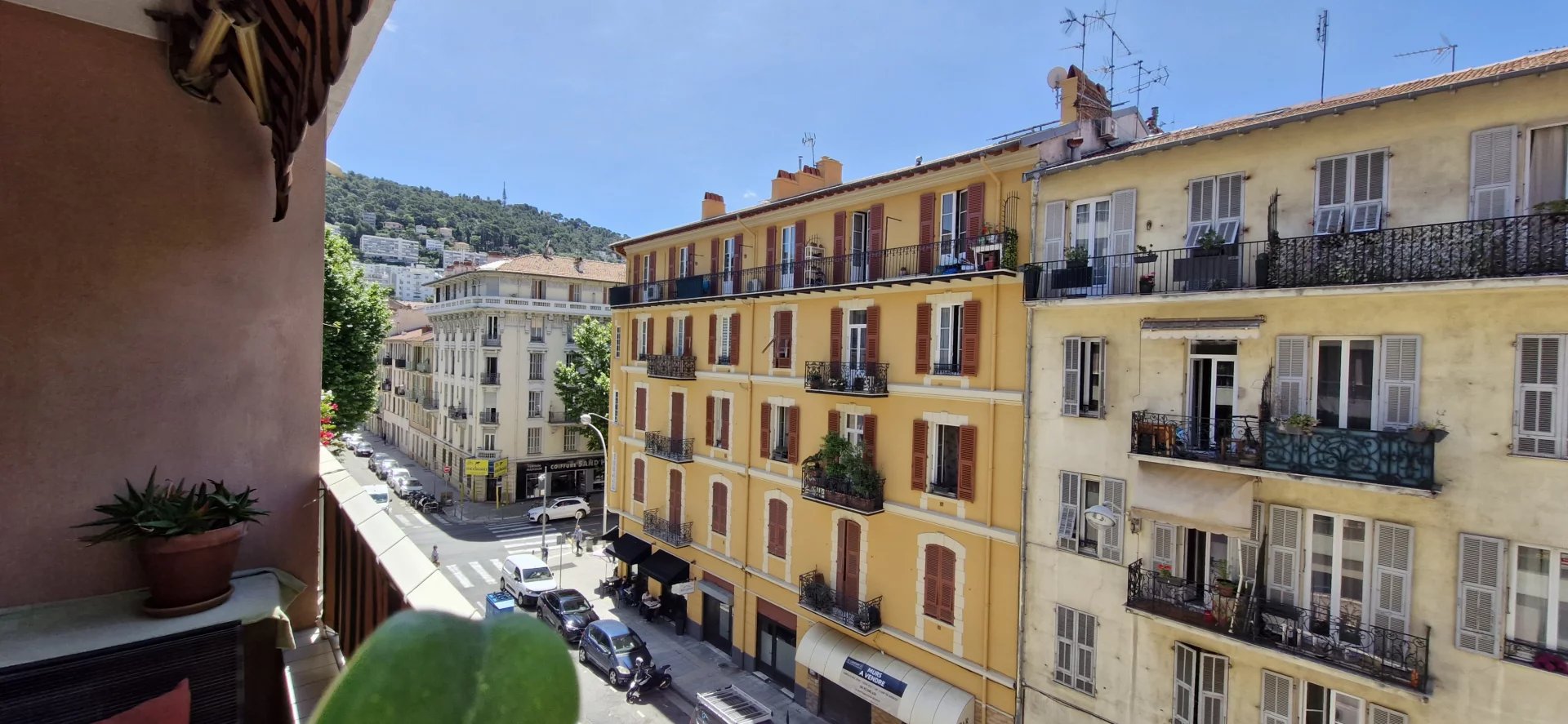 Port TNL 2P étage élevé Terrasse Parking