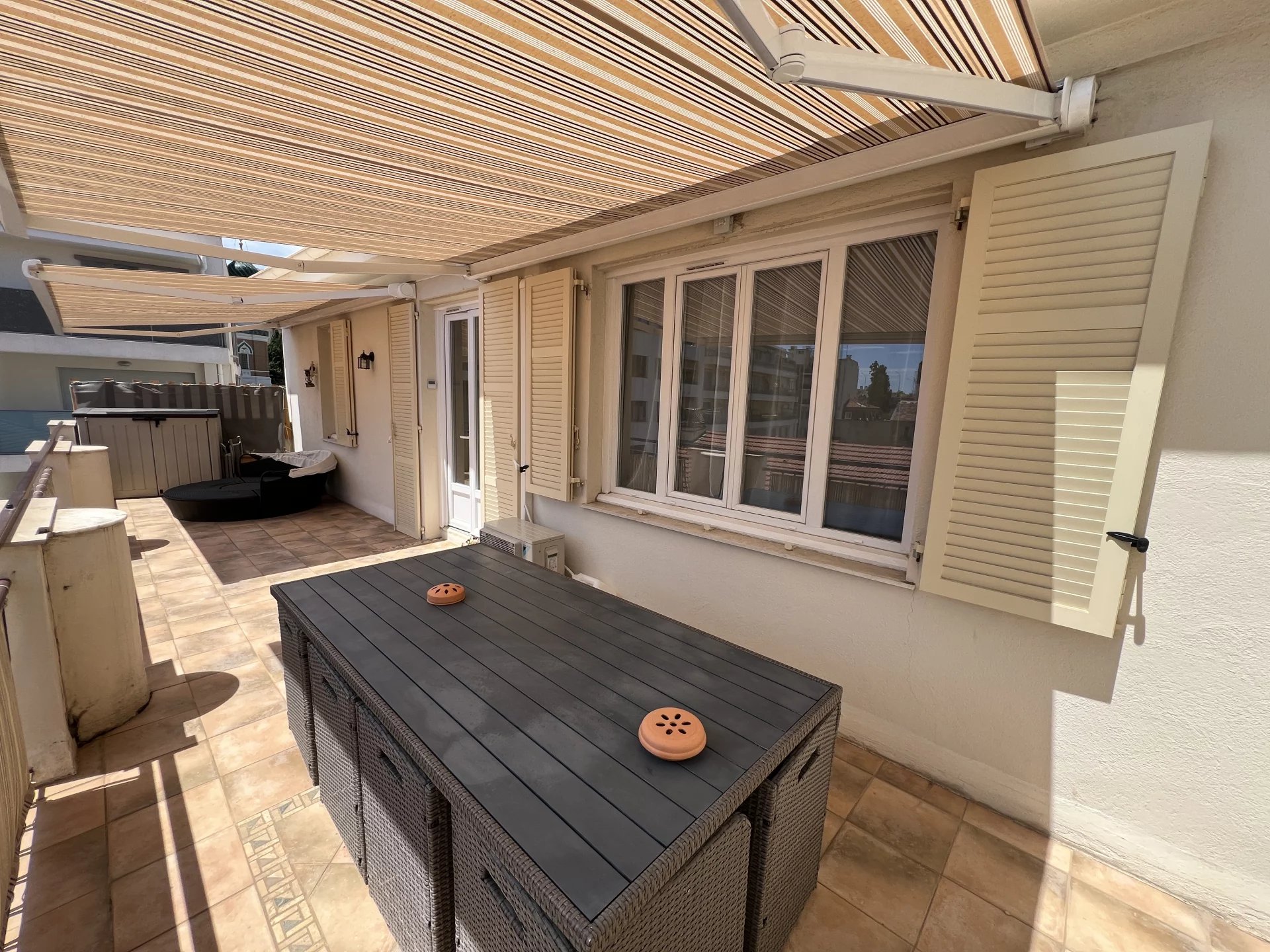 2p 59M² + TERRASSE 49m².