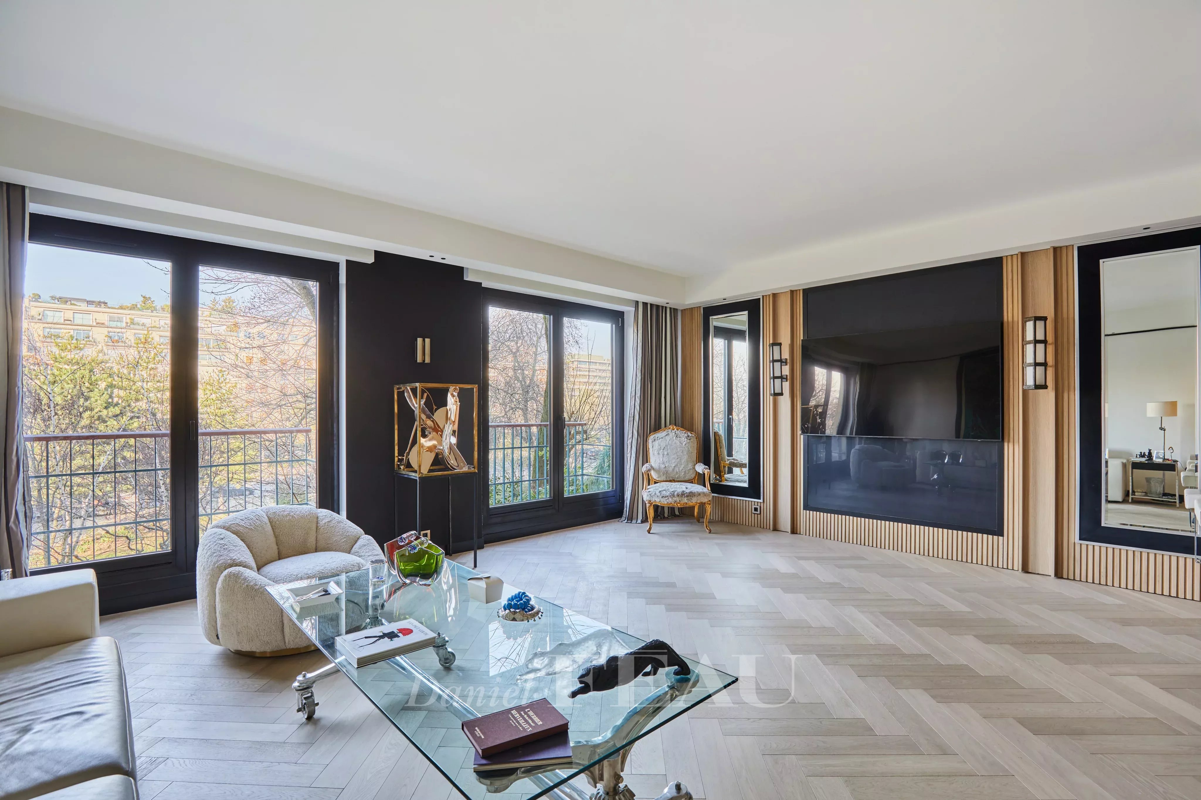 Paris XVIe - avenue  Foch- Vues dégagées.