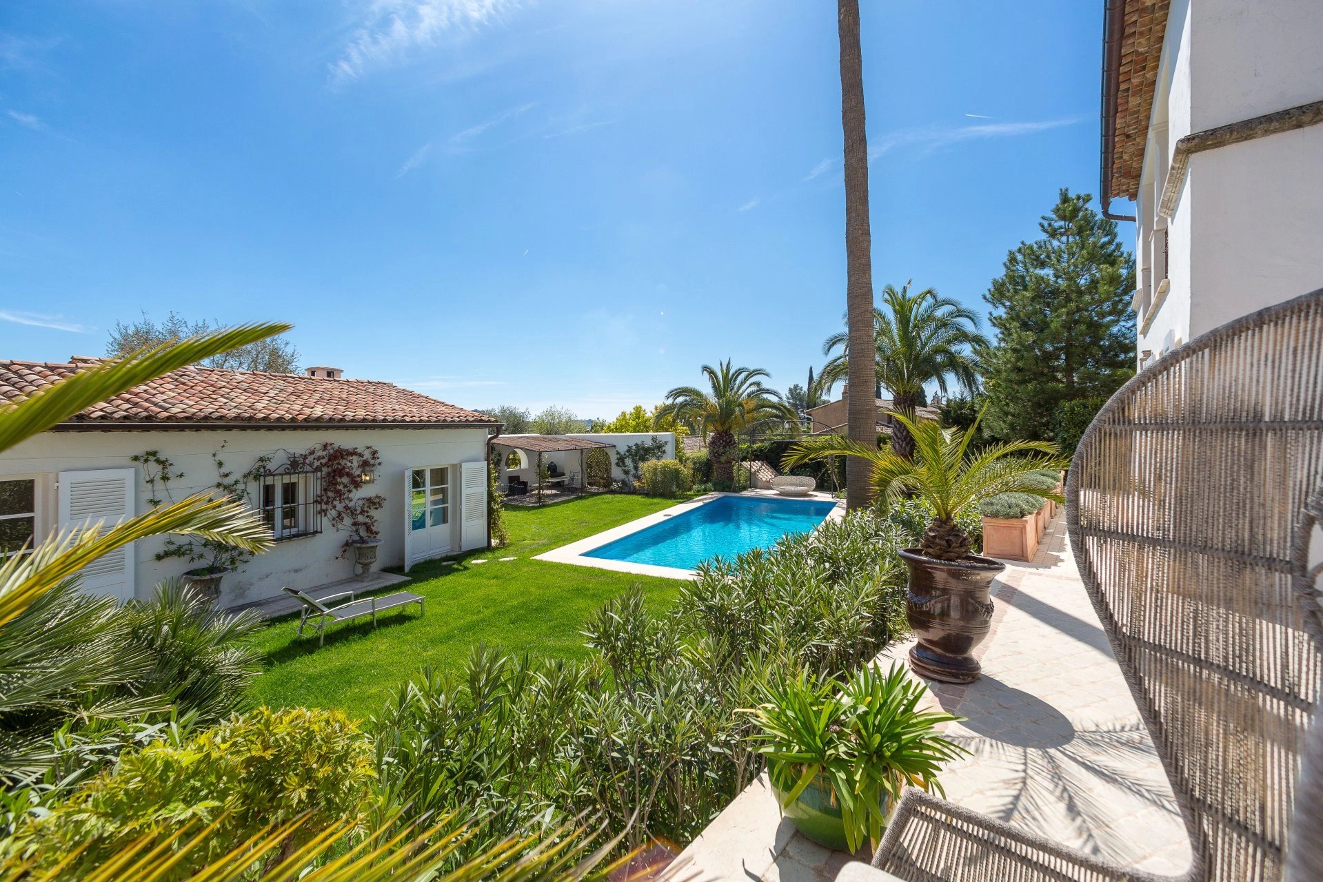 Elegant property with an exceptional view of Saint-Paul de Vence
