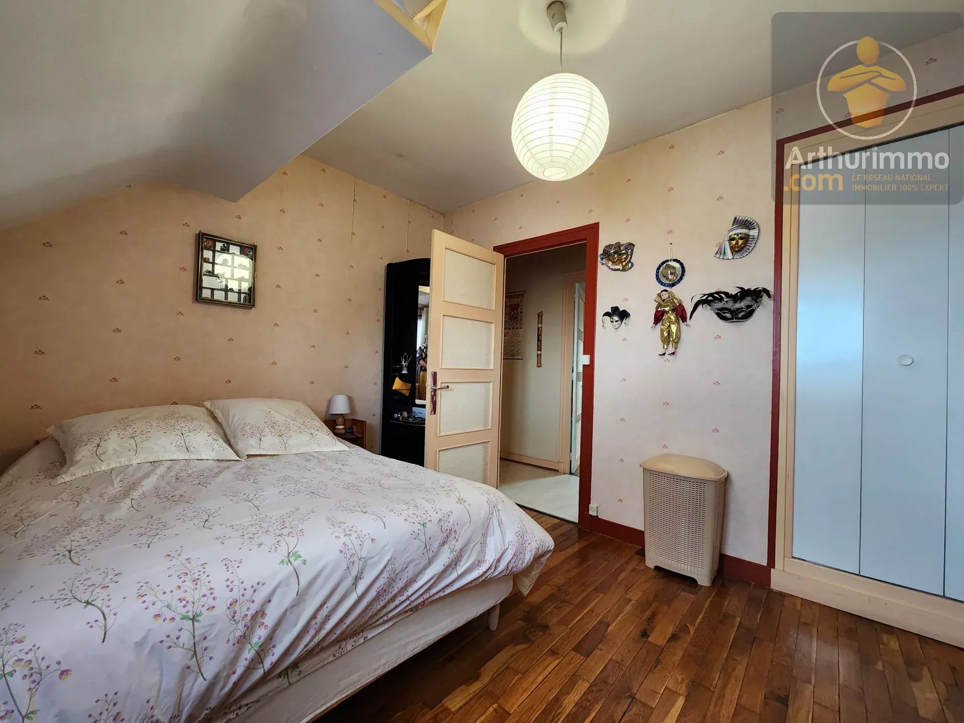Beaugency Centre – 165 m², 5 chambres, terrasse, véranda, garage et atelier exceptionnel — photo 13