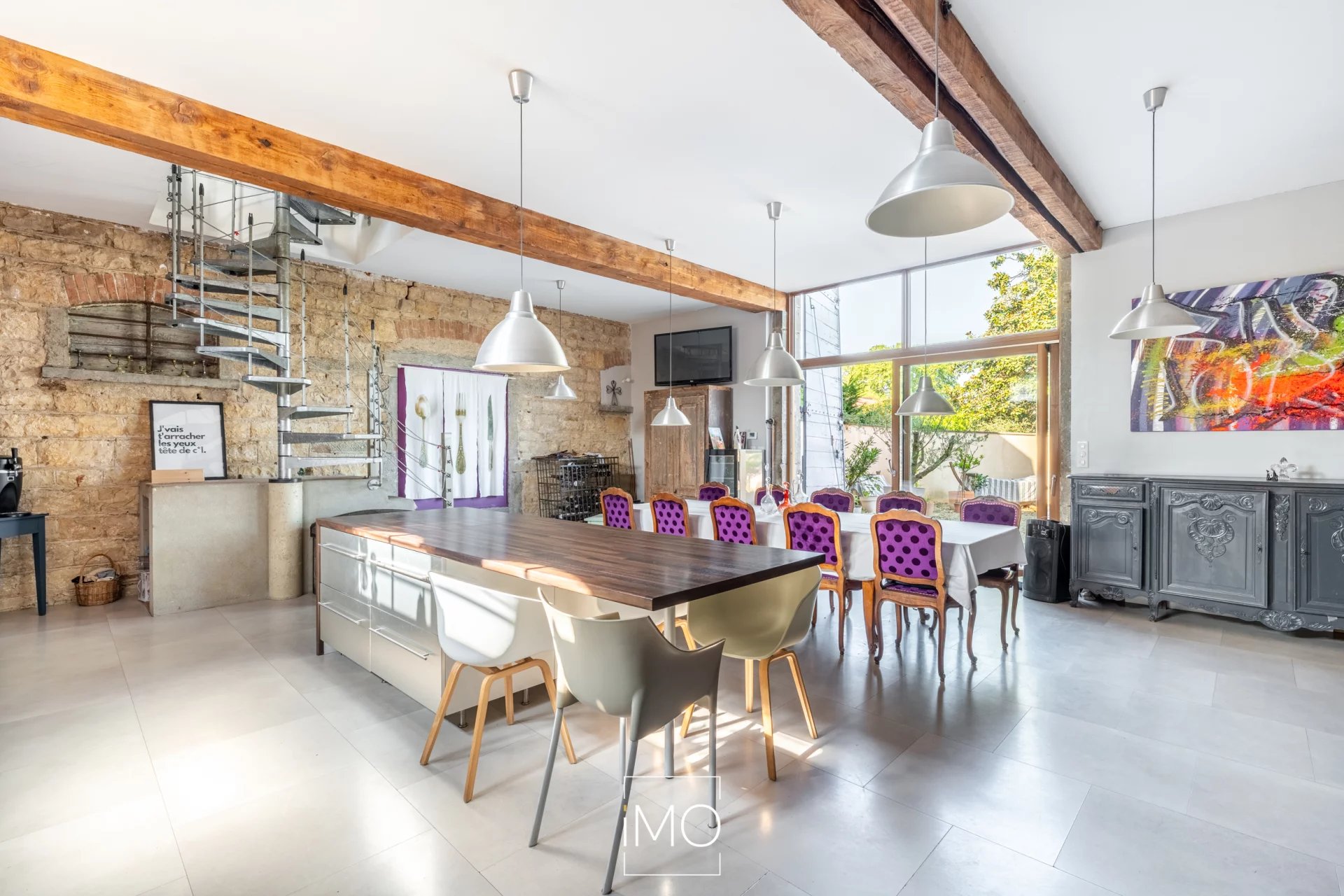 Maison familiale de 255 m² à Chasselay