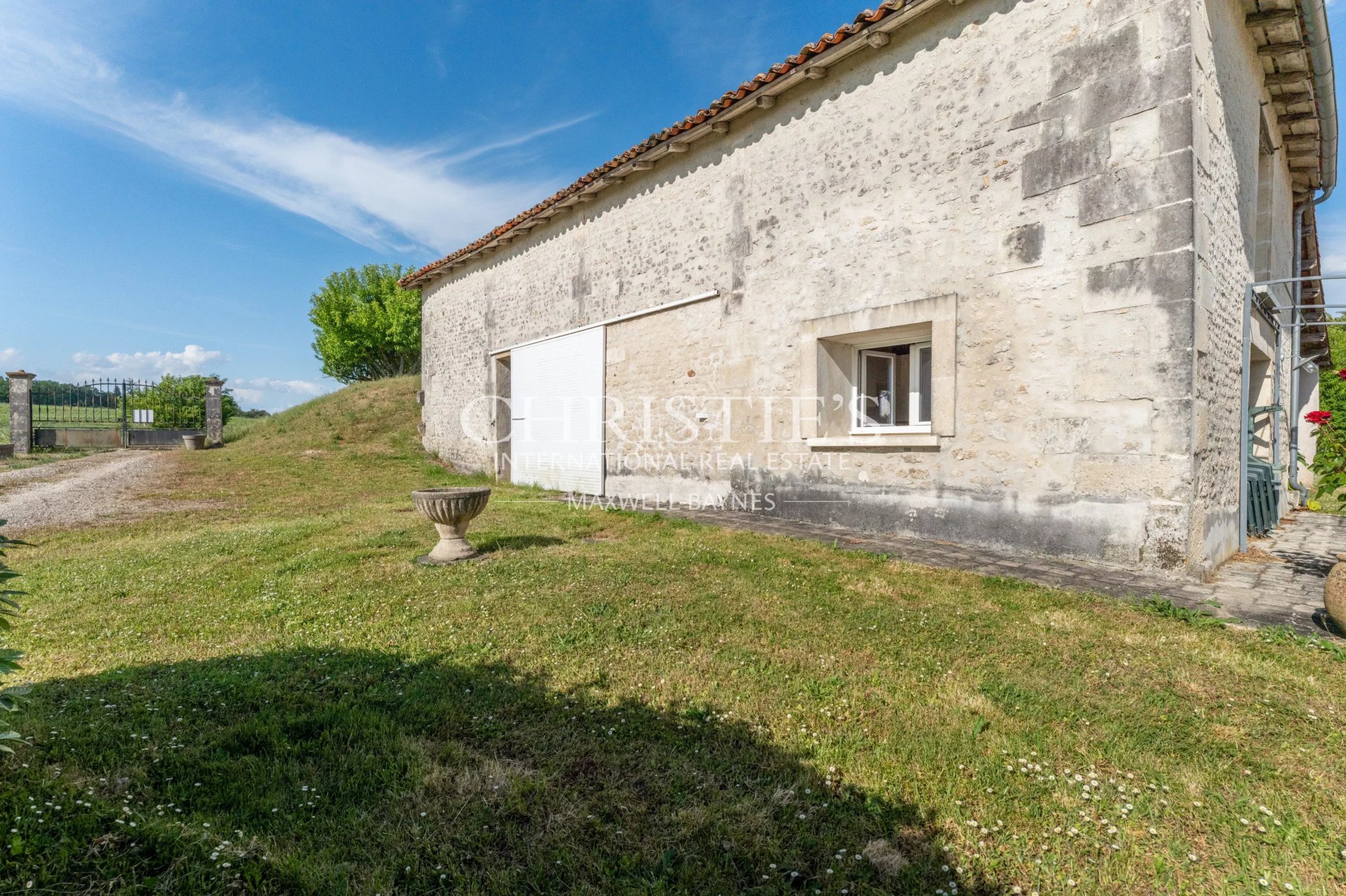 13 Bedroom Villa/Townhouse's Image 29