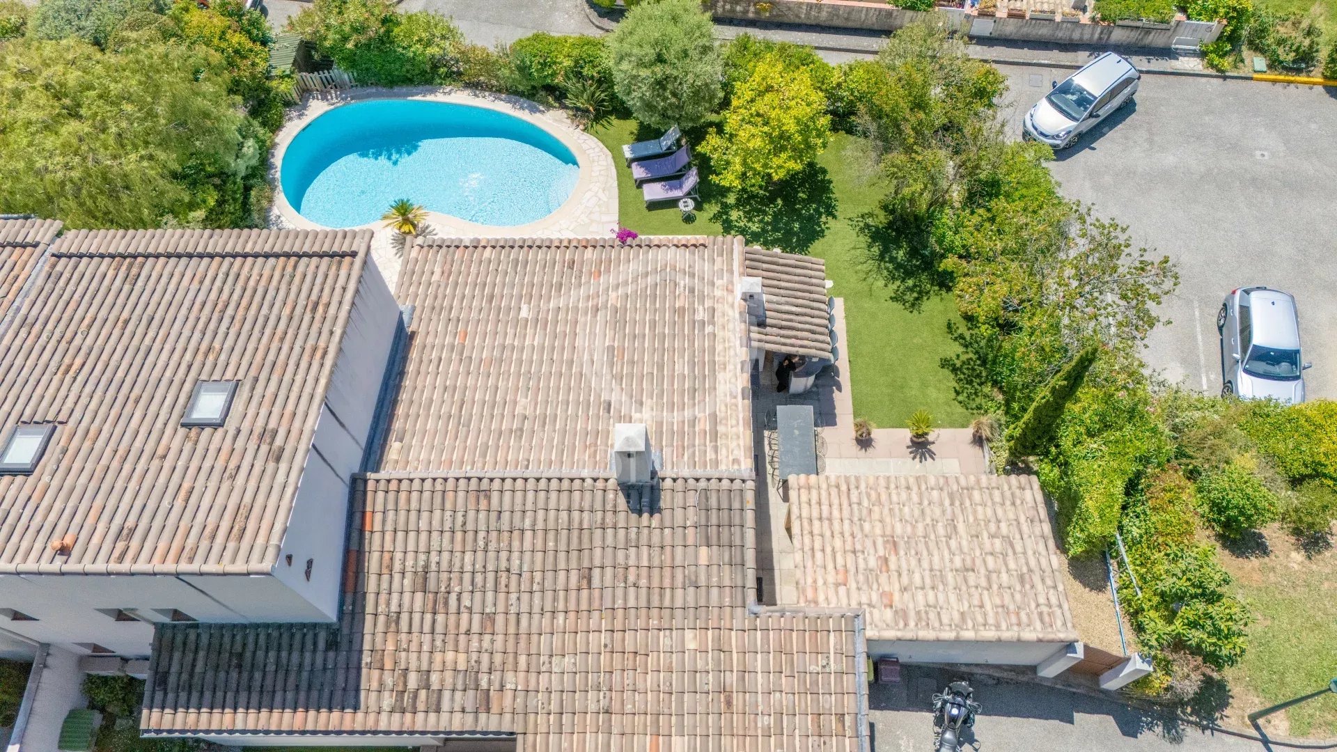 Villa - Estate in the hills above Vaugrenier