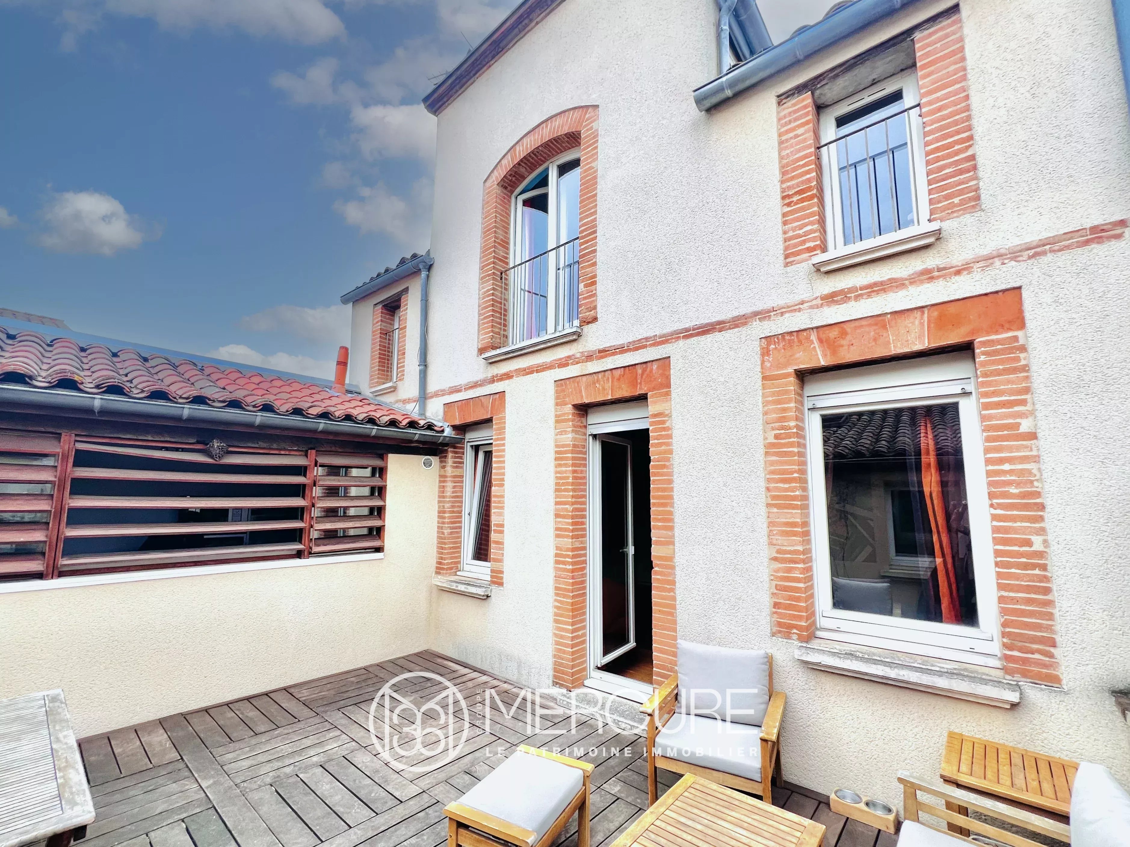APPARTEMENT  – TERRASSE – CENTRE VILLE - 9368TS