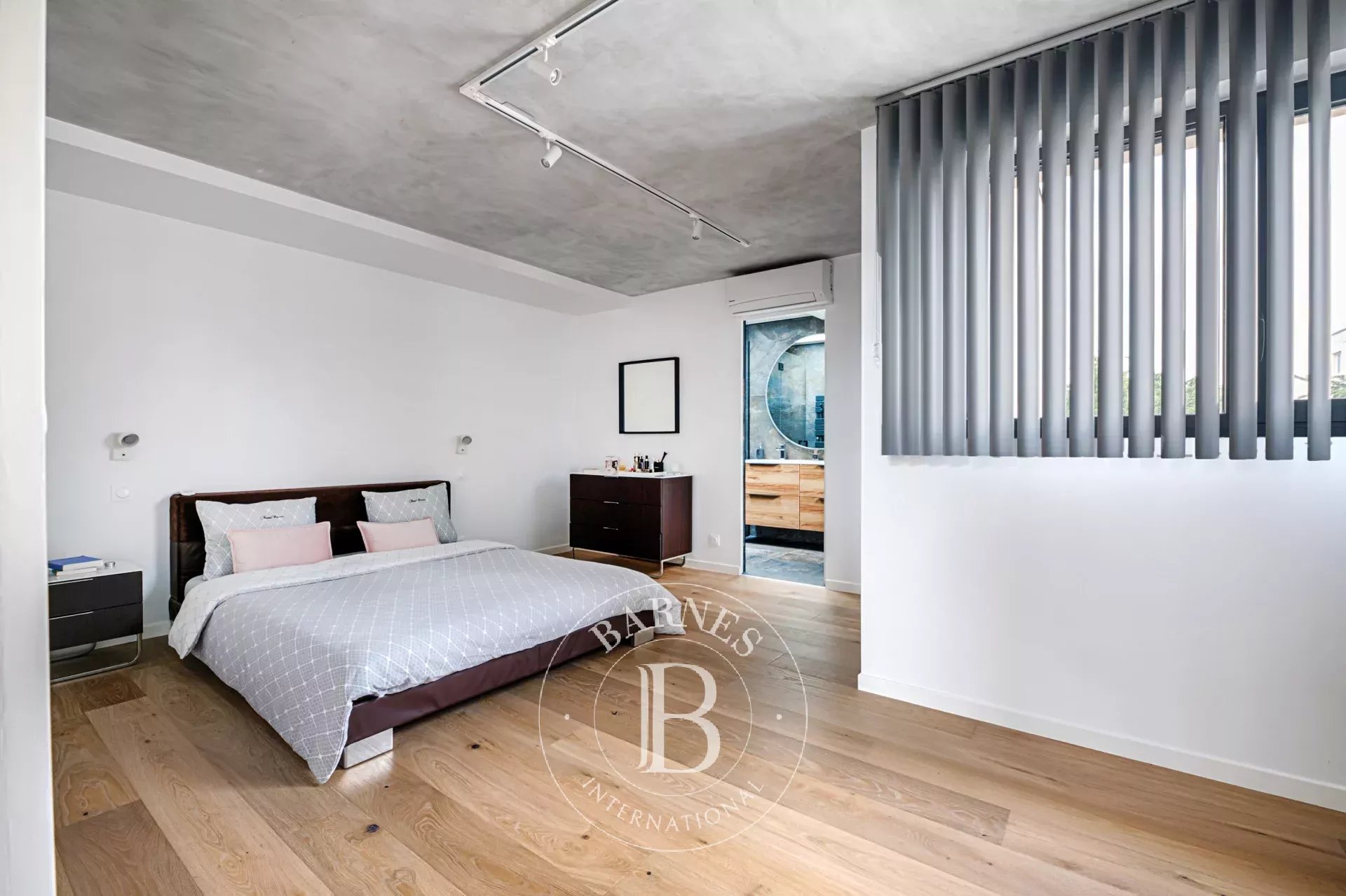 Daire Issy-les-Moulineaux - picture 12