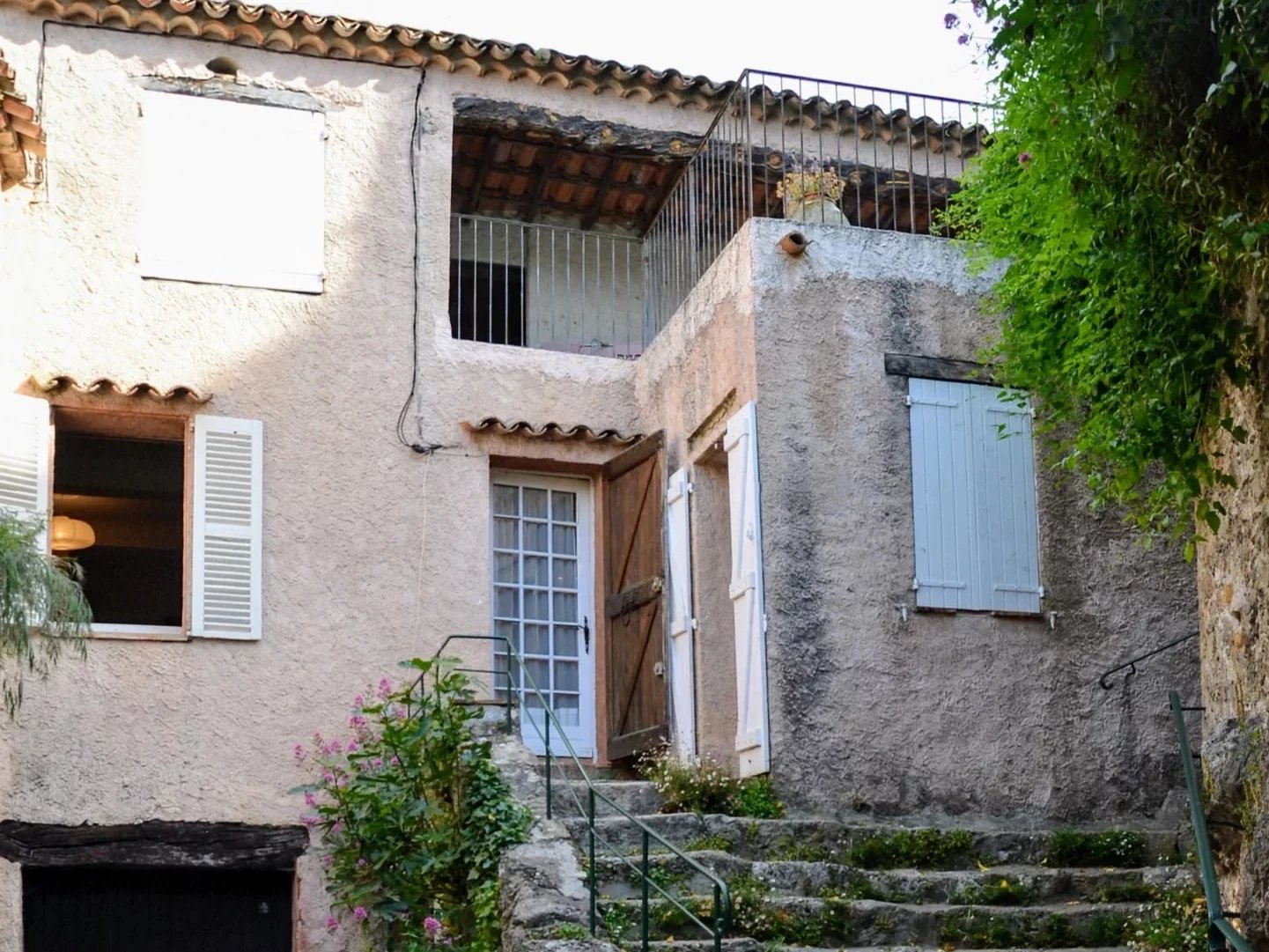 Maison de village avec terrasse et vues dégagées