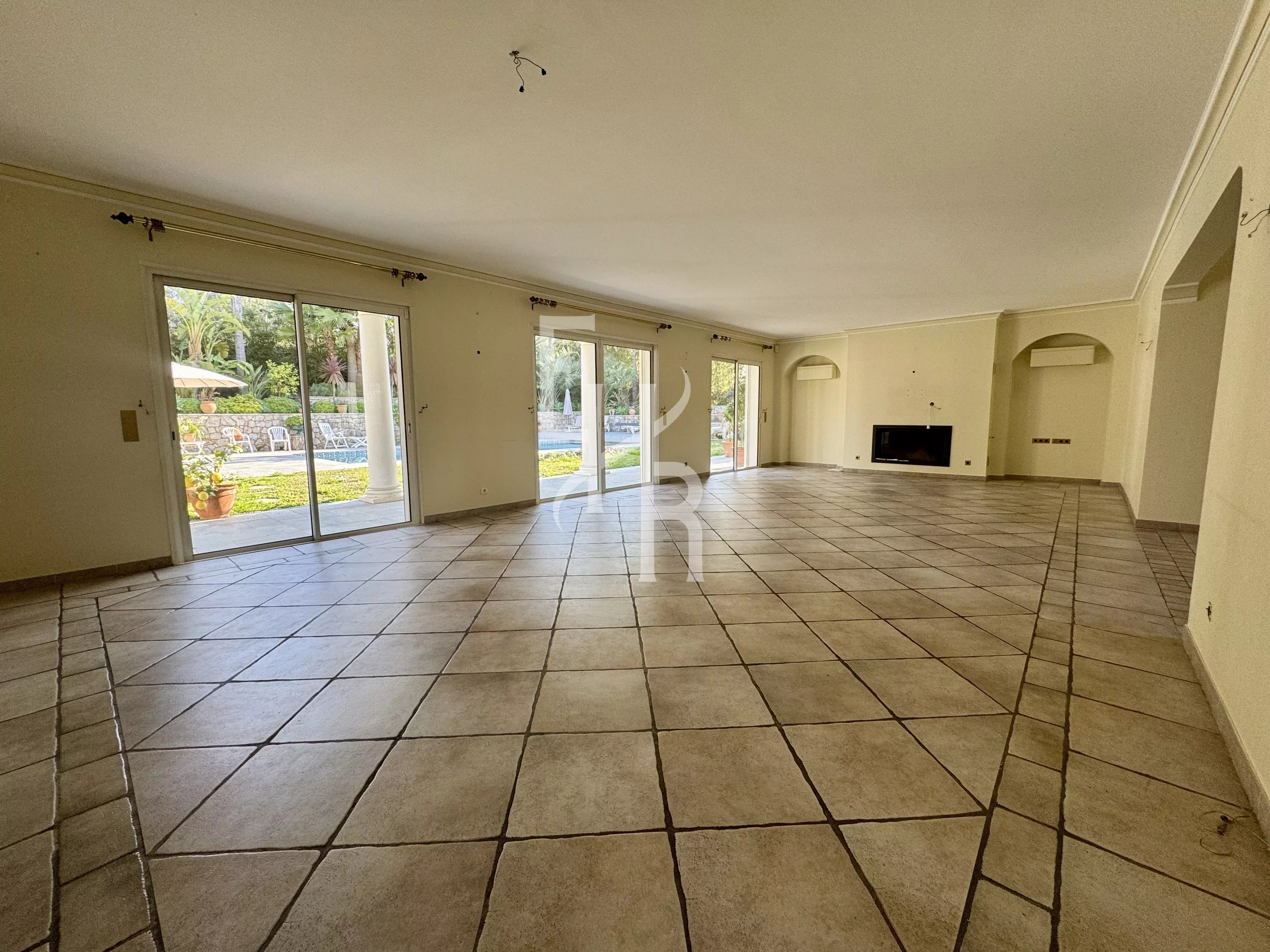 Demeure d’exception au cœur d’un domaine privé à Mougins