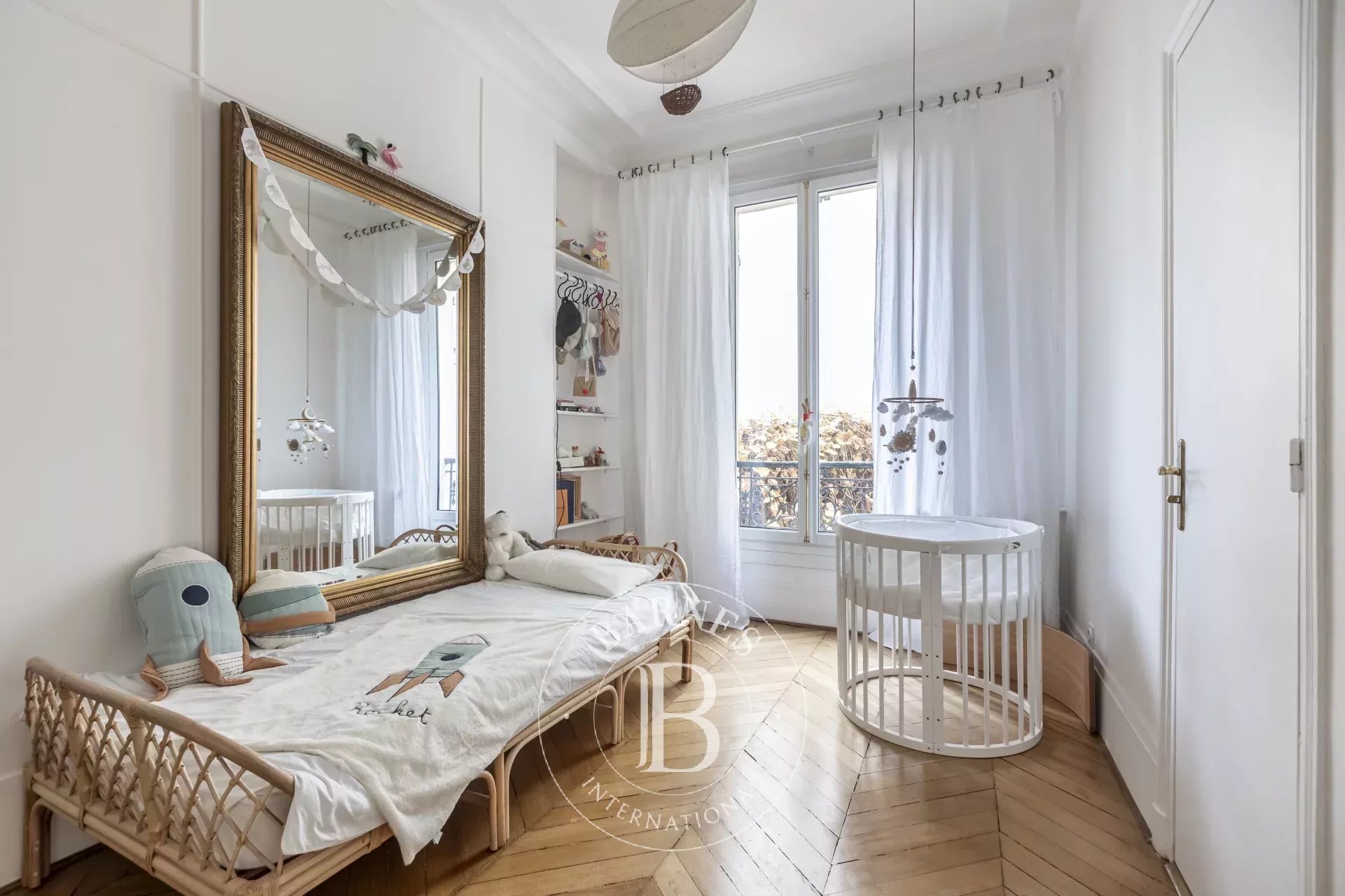 Paris 8 Étoile / Wagram - Renovated 3rd floor corner apartment - 3 or 4 bedrooms - picture 16