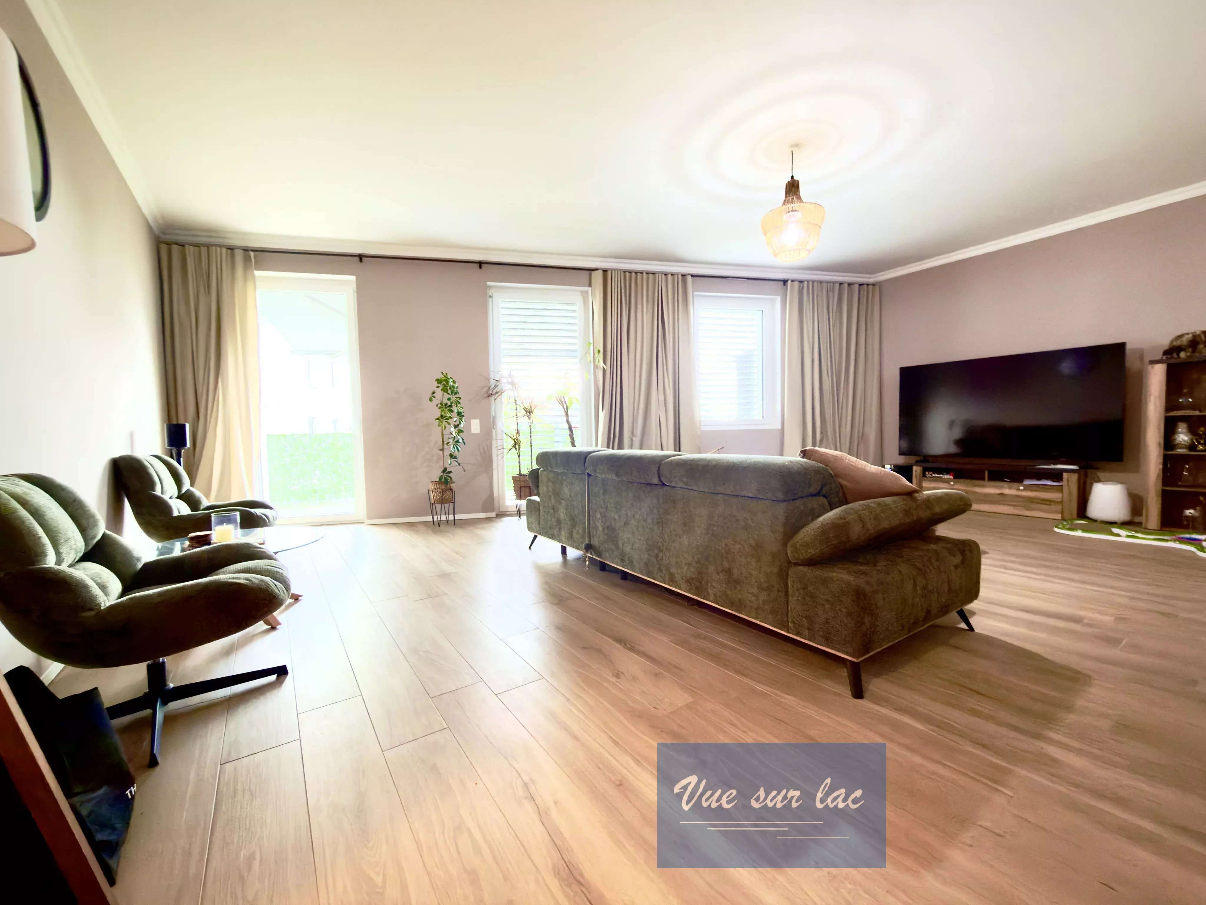 Apparemment moderne avec belle vue – Vente autorisée aux étrangers