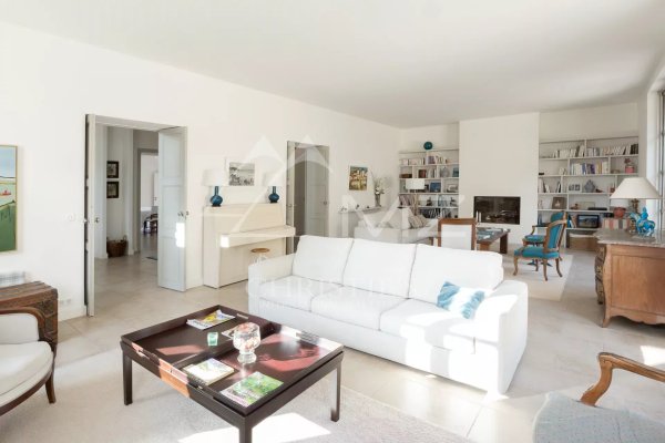 Elegant Bastide with panoramic view — photo 5