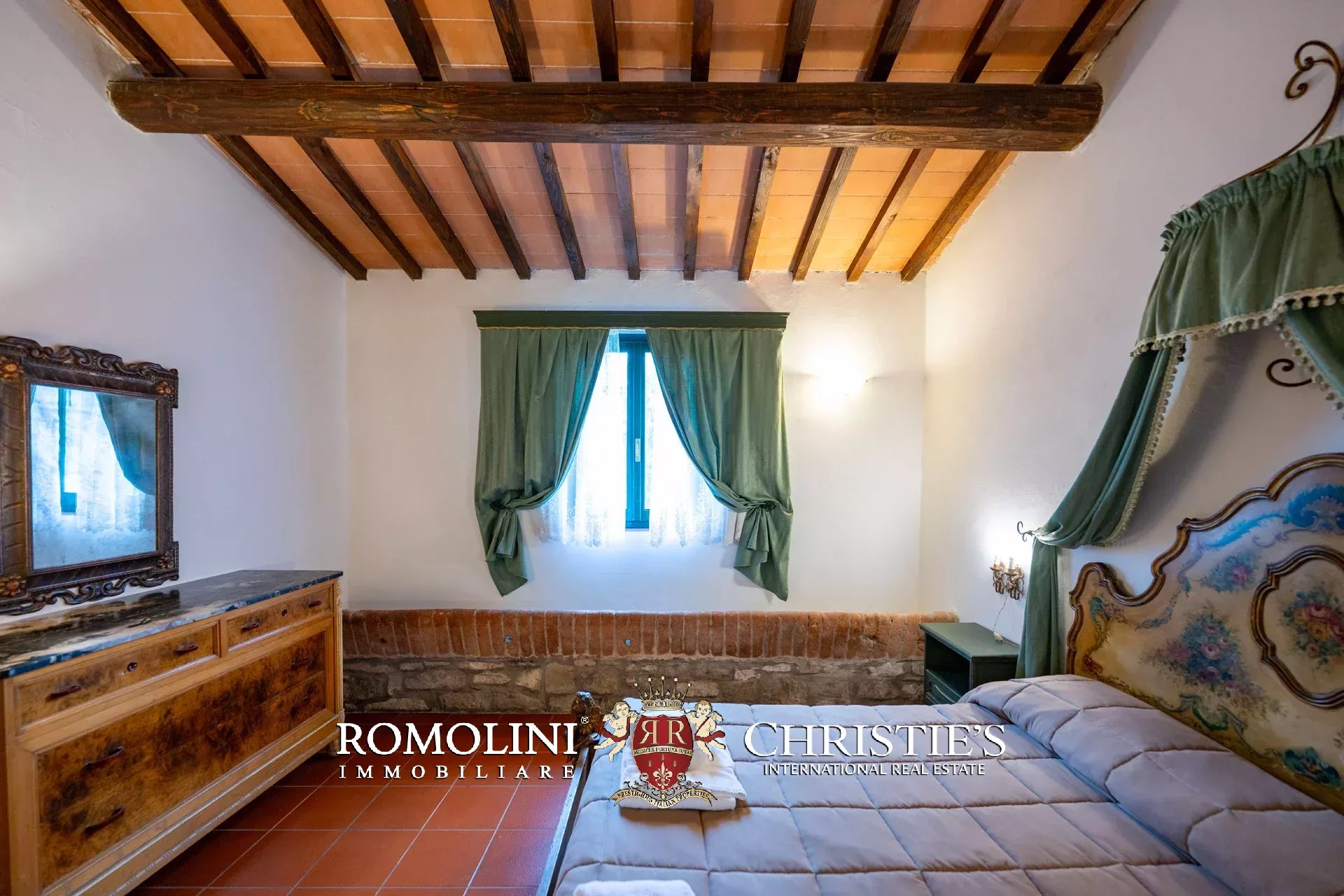 13 Bedroom Villa/Townhouse's Image 32