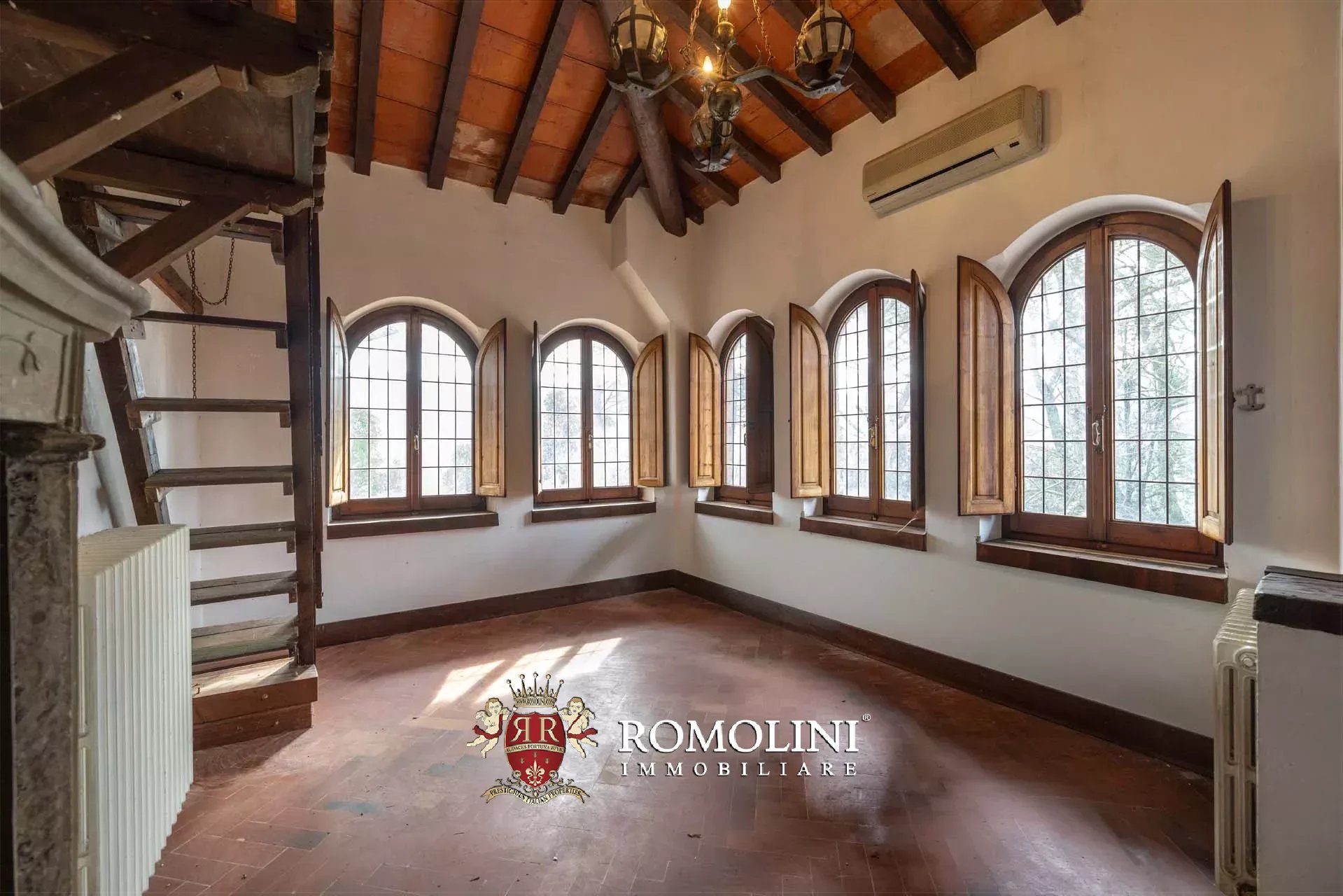 7 Bedroom Villa/Townhouse's Image 35