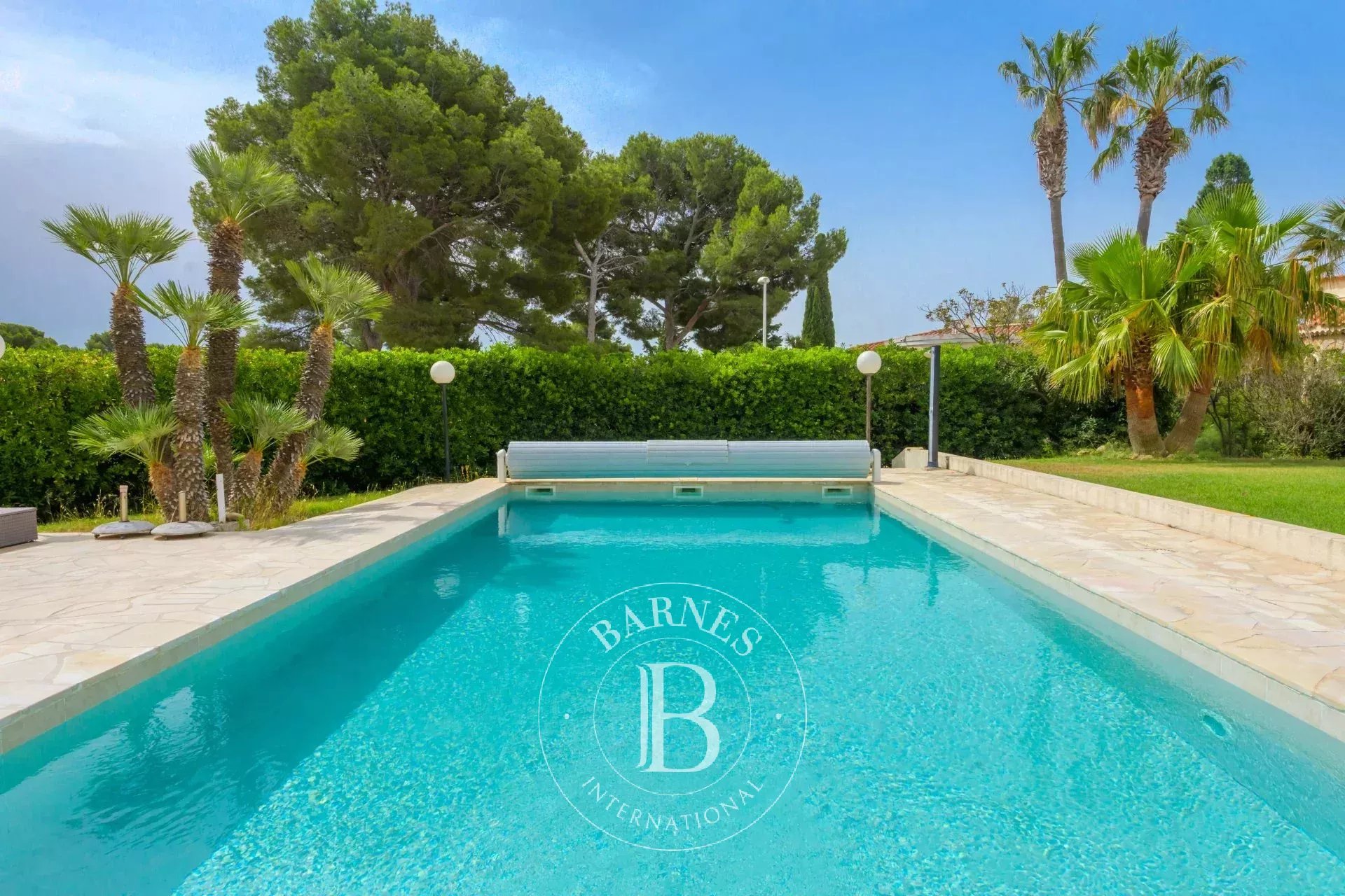 CARRY-LE-ROUET - VILLA FOR SALE - 1,755 SQ FT - 4 BEDROOMS - POOL - GARAGE - IMMEDIATE BEACH ACCESS