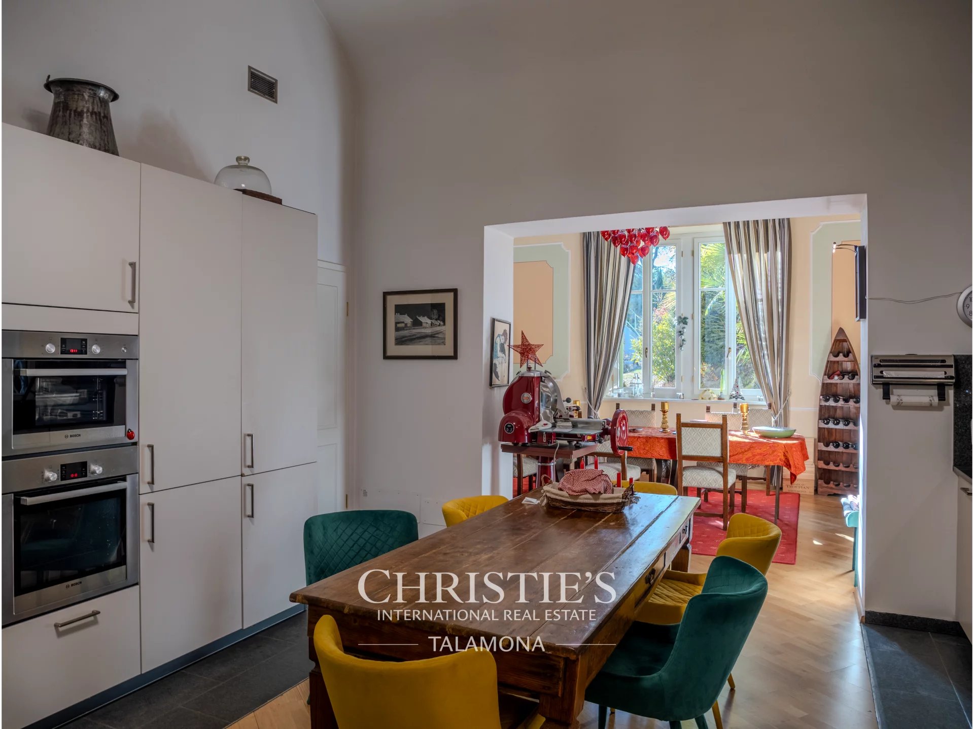 9 Bedroom Villa/Townhouse's Image 9