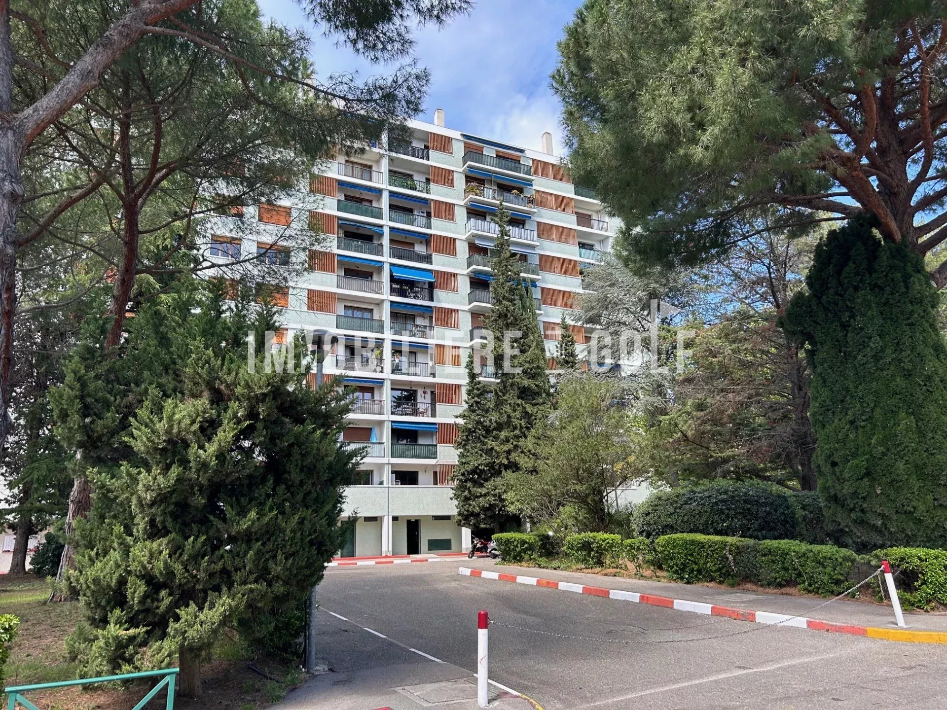 Agence immobilière de 