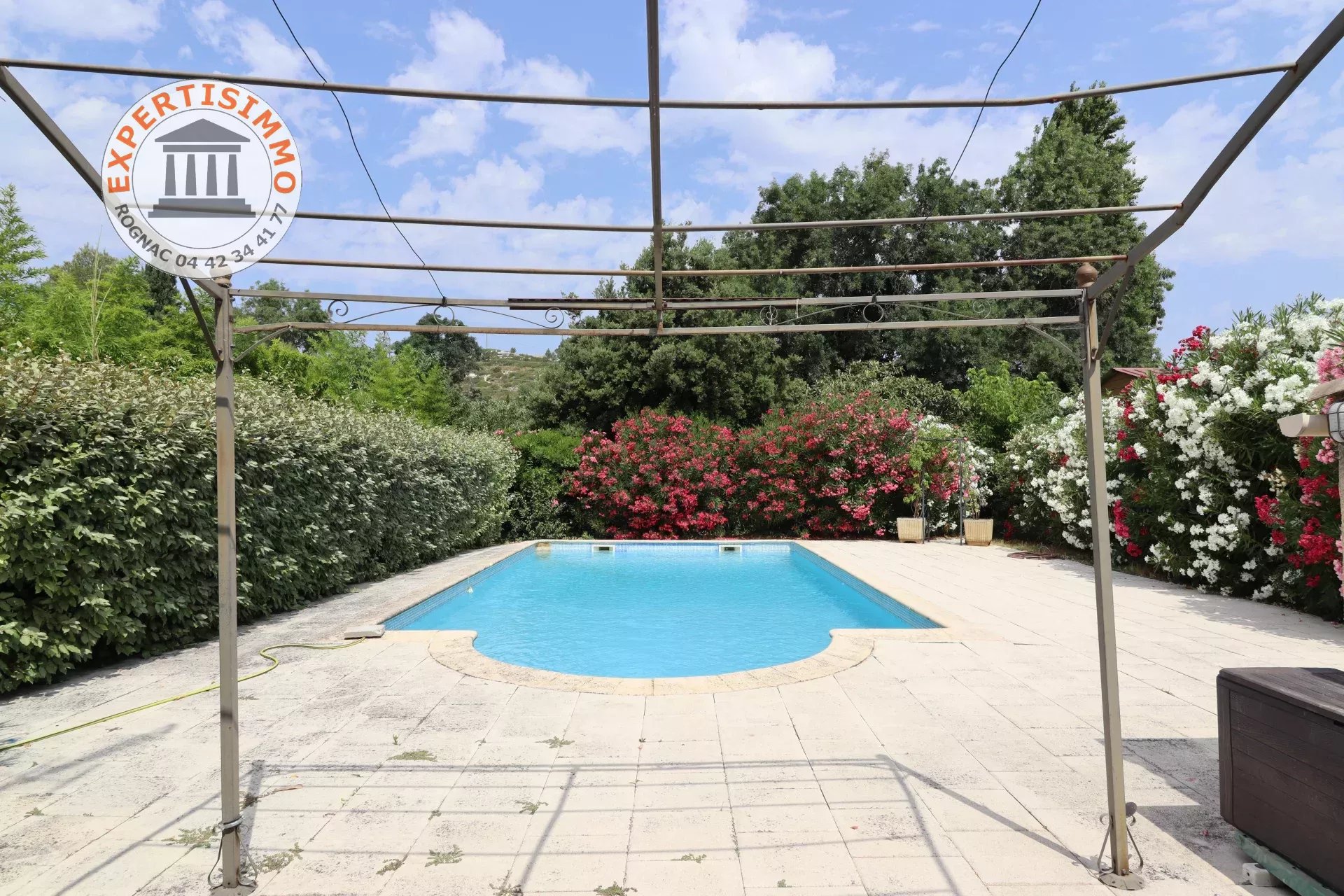 Maison  INDIVIDUELLE de plain-pied sur 1120 m2