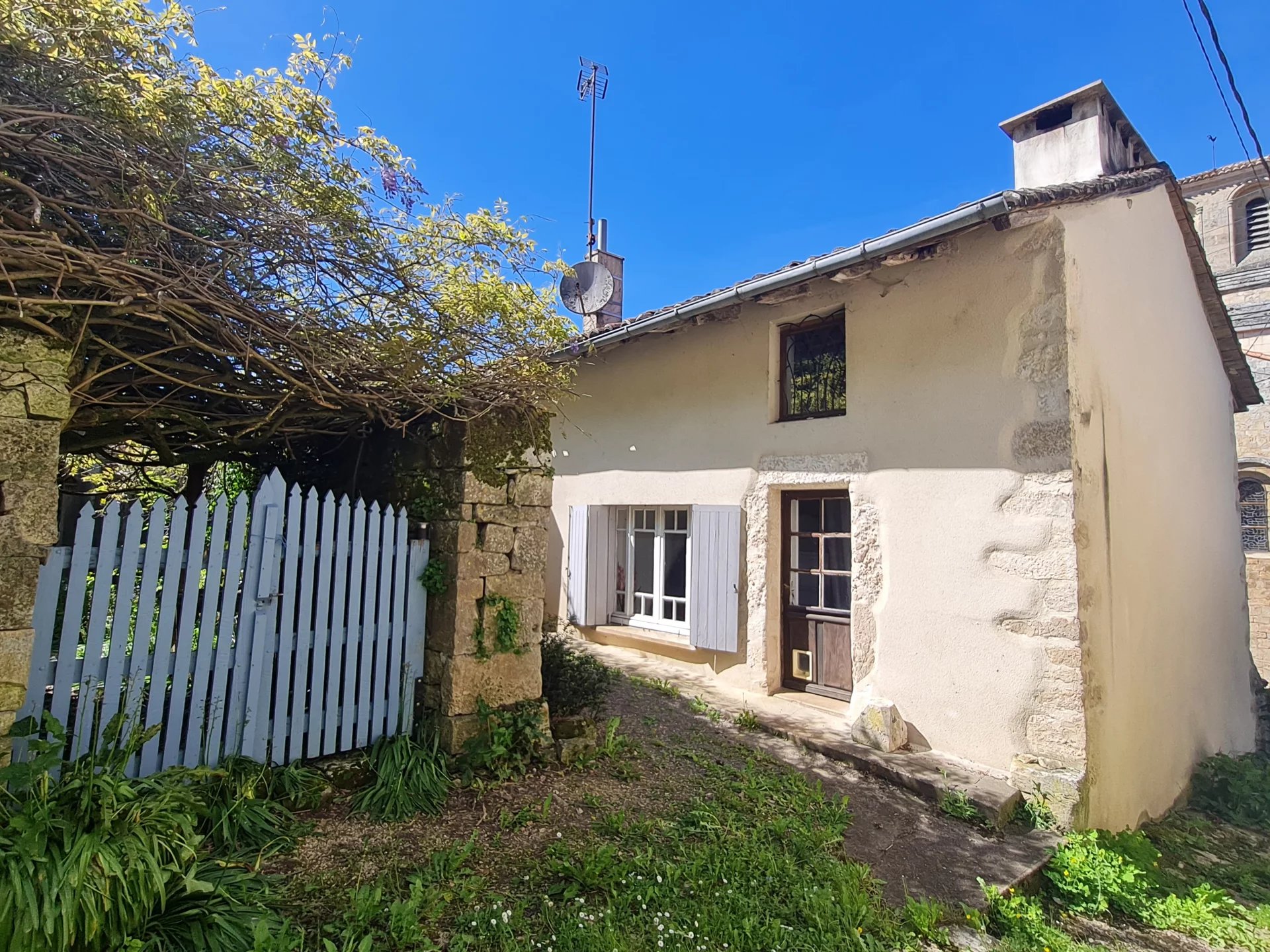 Charmante propriété de village avec jardin secret