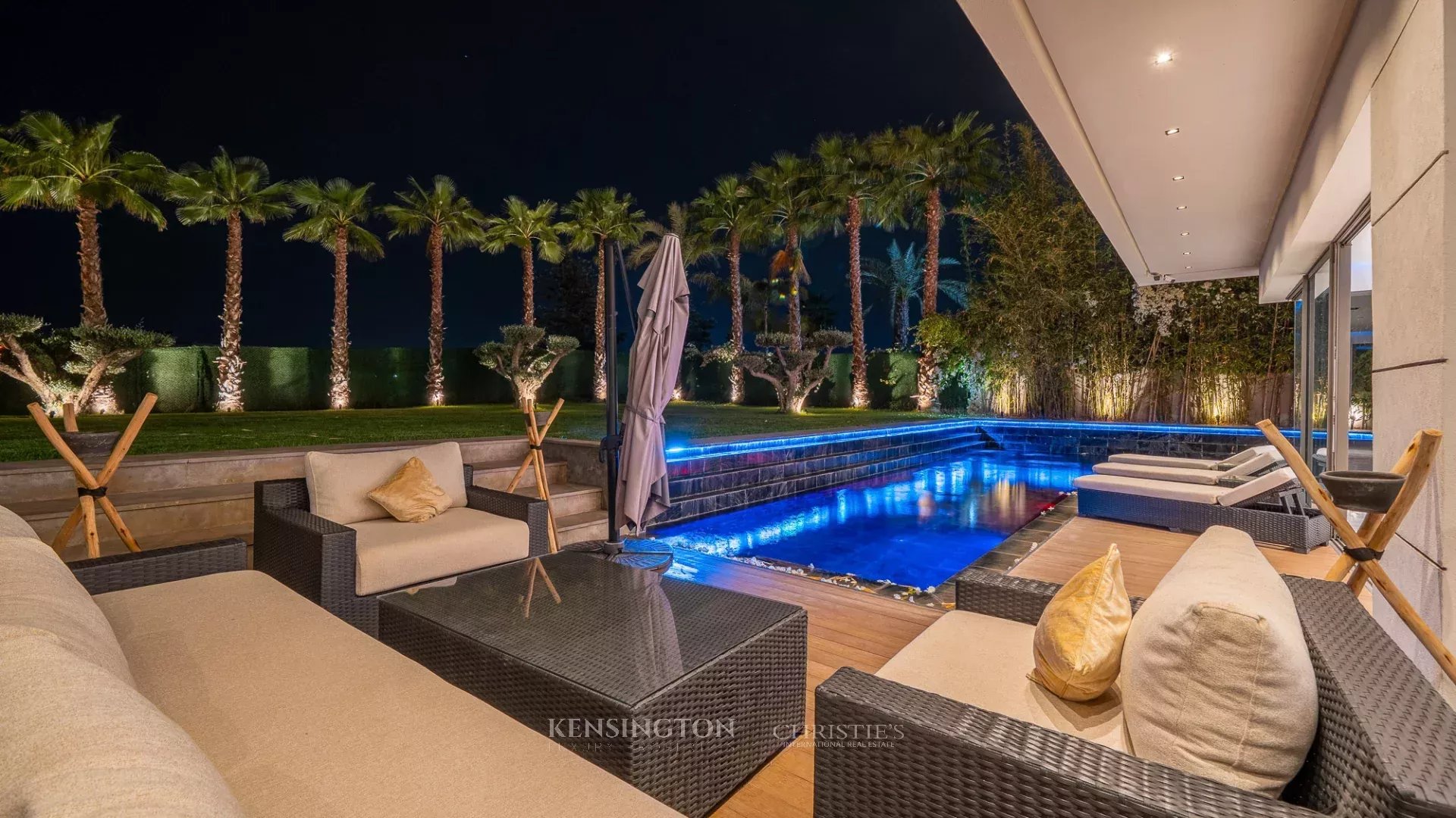 5 Bedroom Villa/Townhouse's Image 6