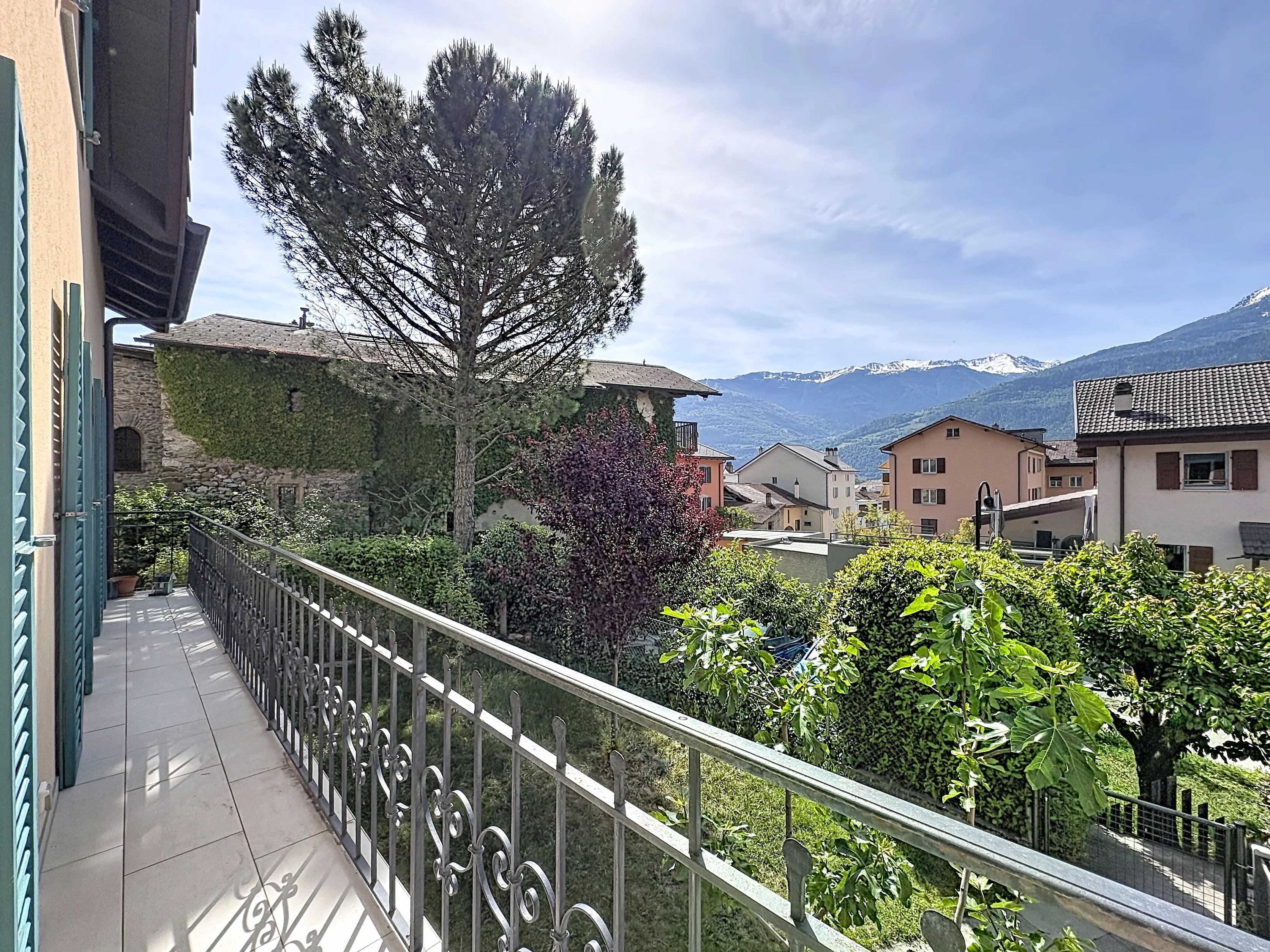 Exclusivité - Splendide maison de village rénovée, jardin et piscine