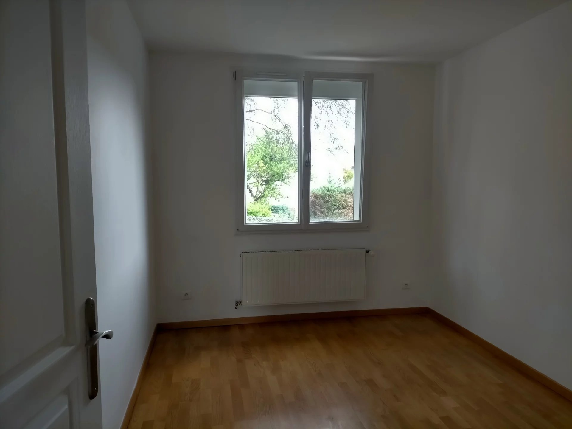 83124740 Location Francheville