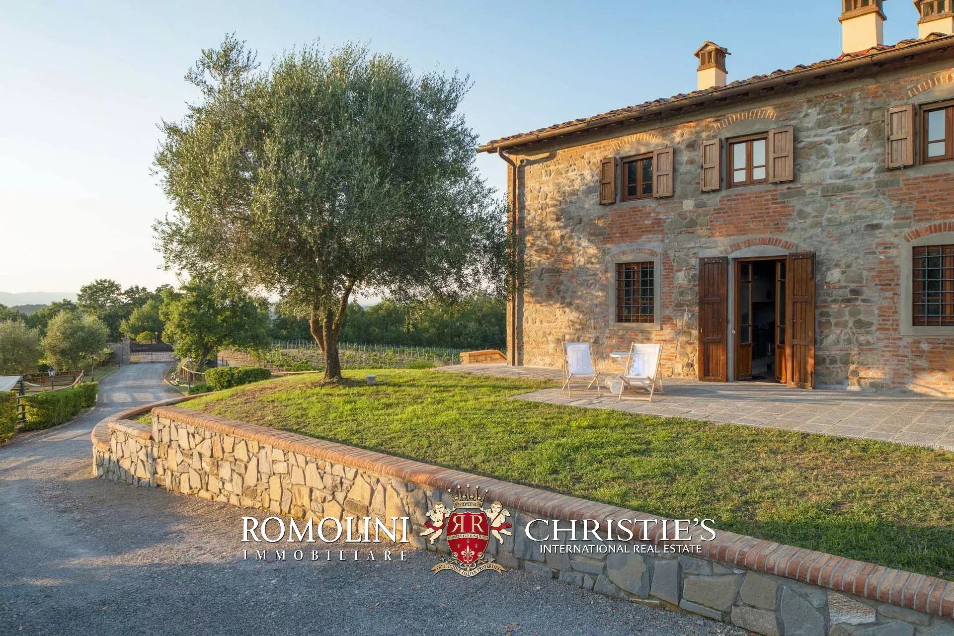 4 Bedroom Vineyard's Image 19