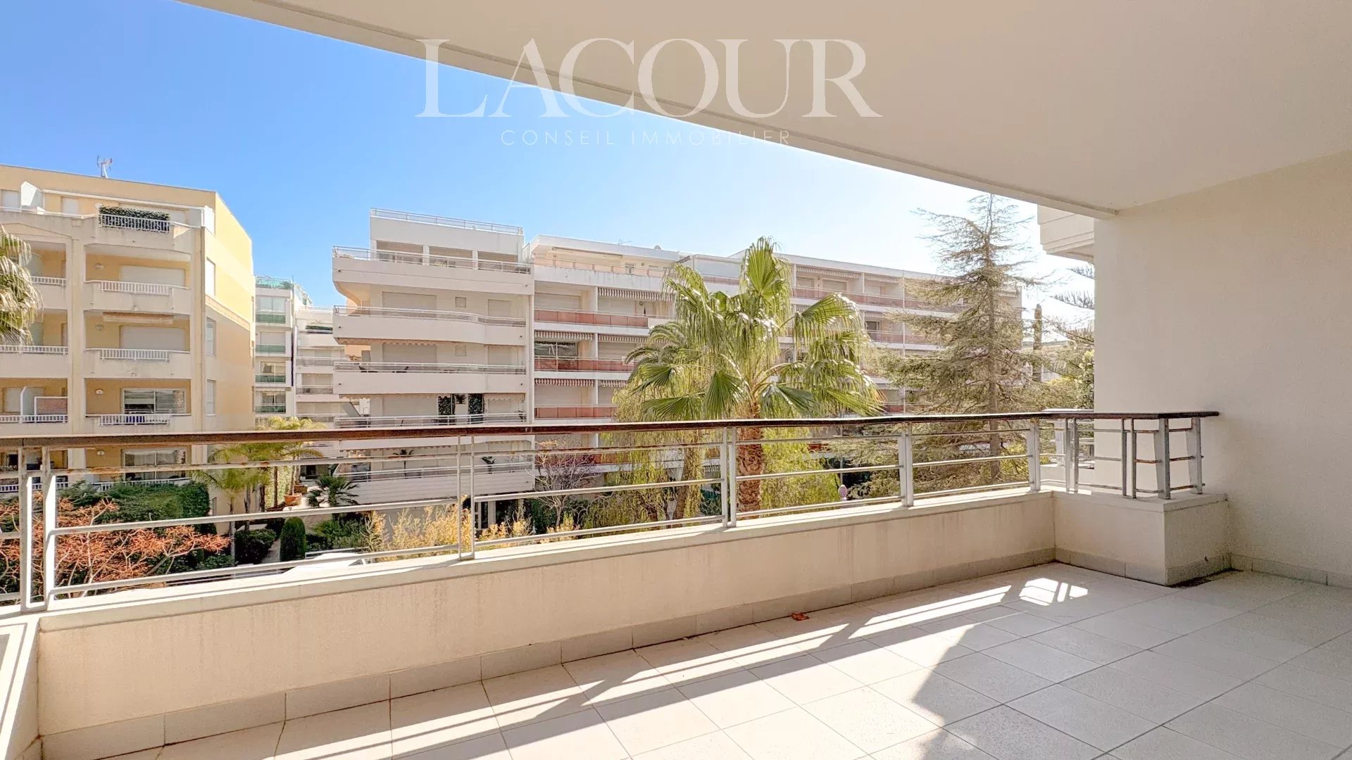 Cannes Palm Beach 3 pièces 89m2 comprenant 2 terrasses + garage et cave