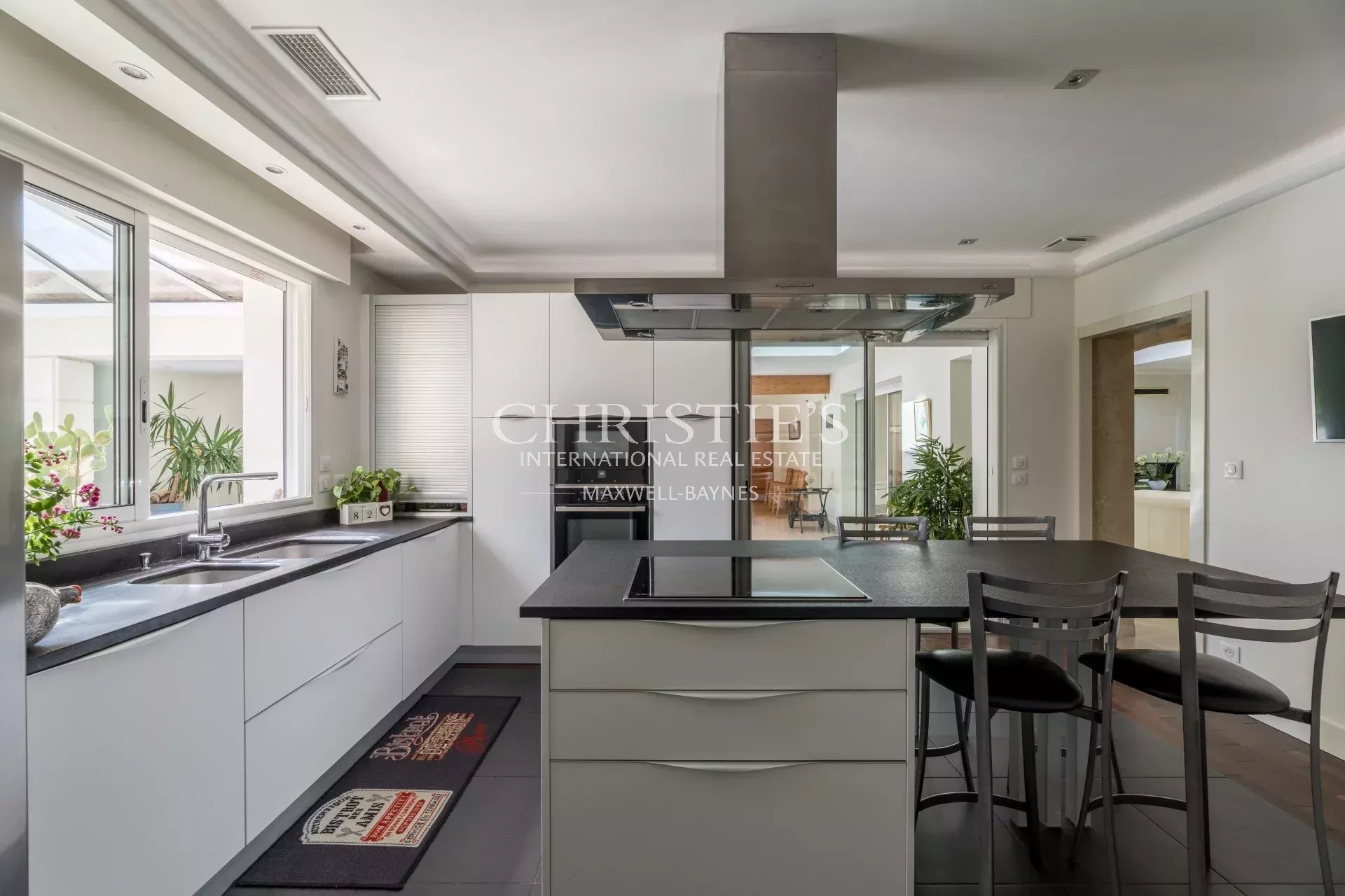 4 Bedroom Villa/Townhouse's Image 16