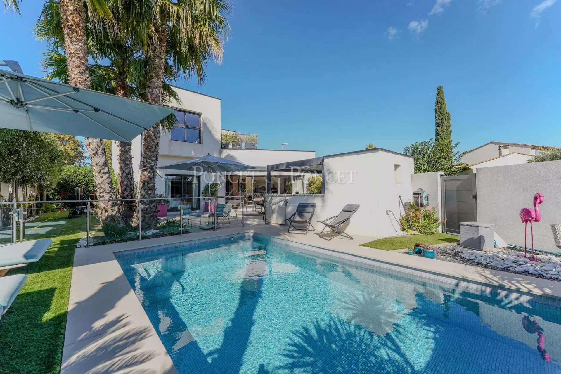 5 Bedroom Villa/Townhouse's Image 4