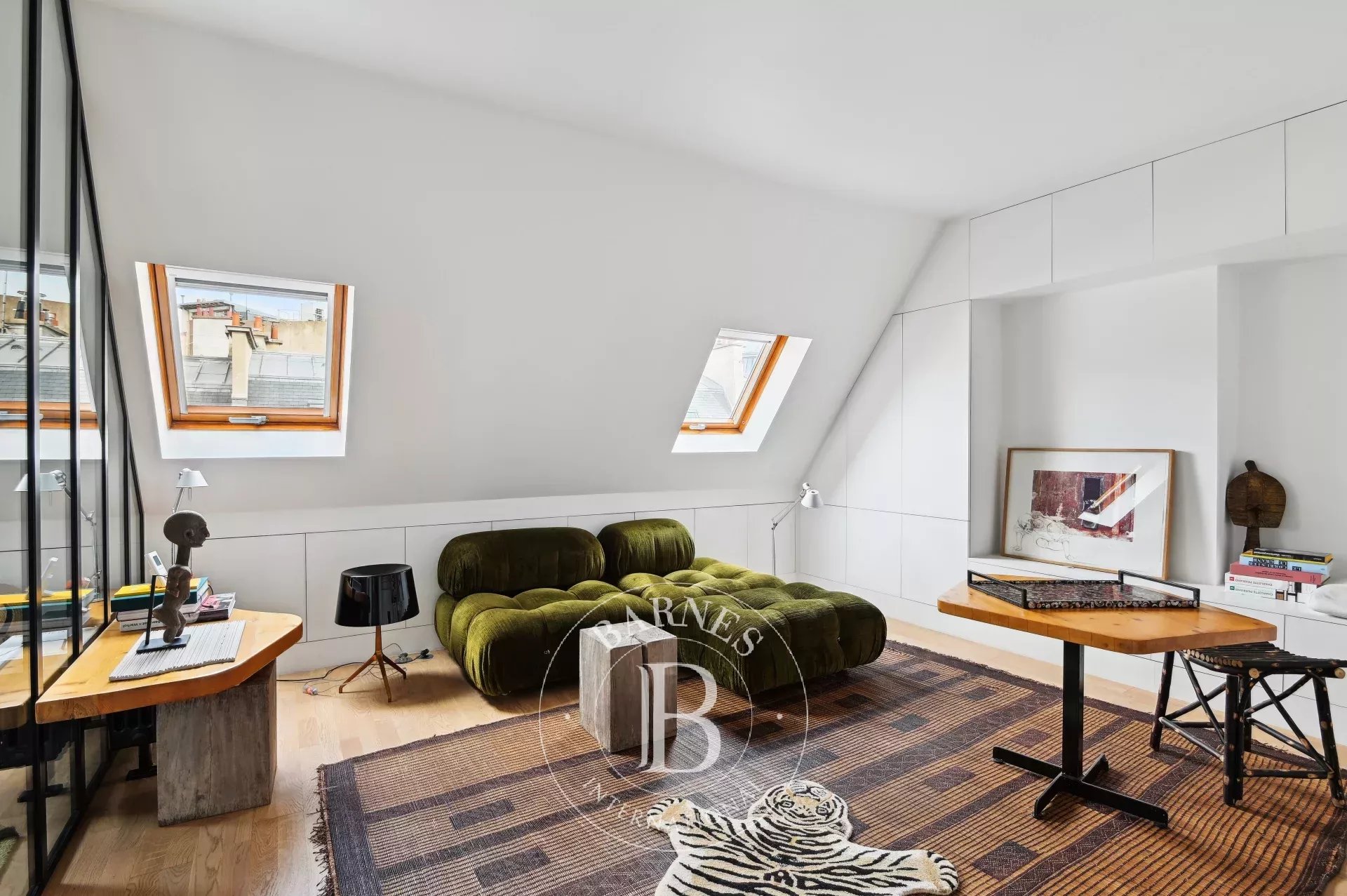 Sole agent - Paris 6 - Saint-Placide - top floor - elevator - luxury renovation