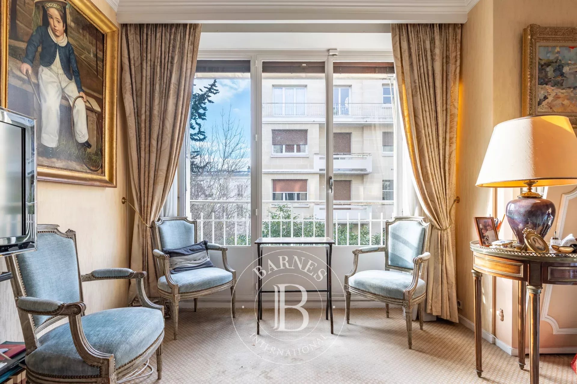 Sole agent - Neuilly-Pauline Borghèse - 2-bed apartment - Balcony - Quiet and verdant surroundings - Pasteur school sector
